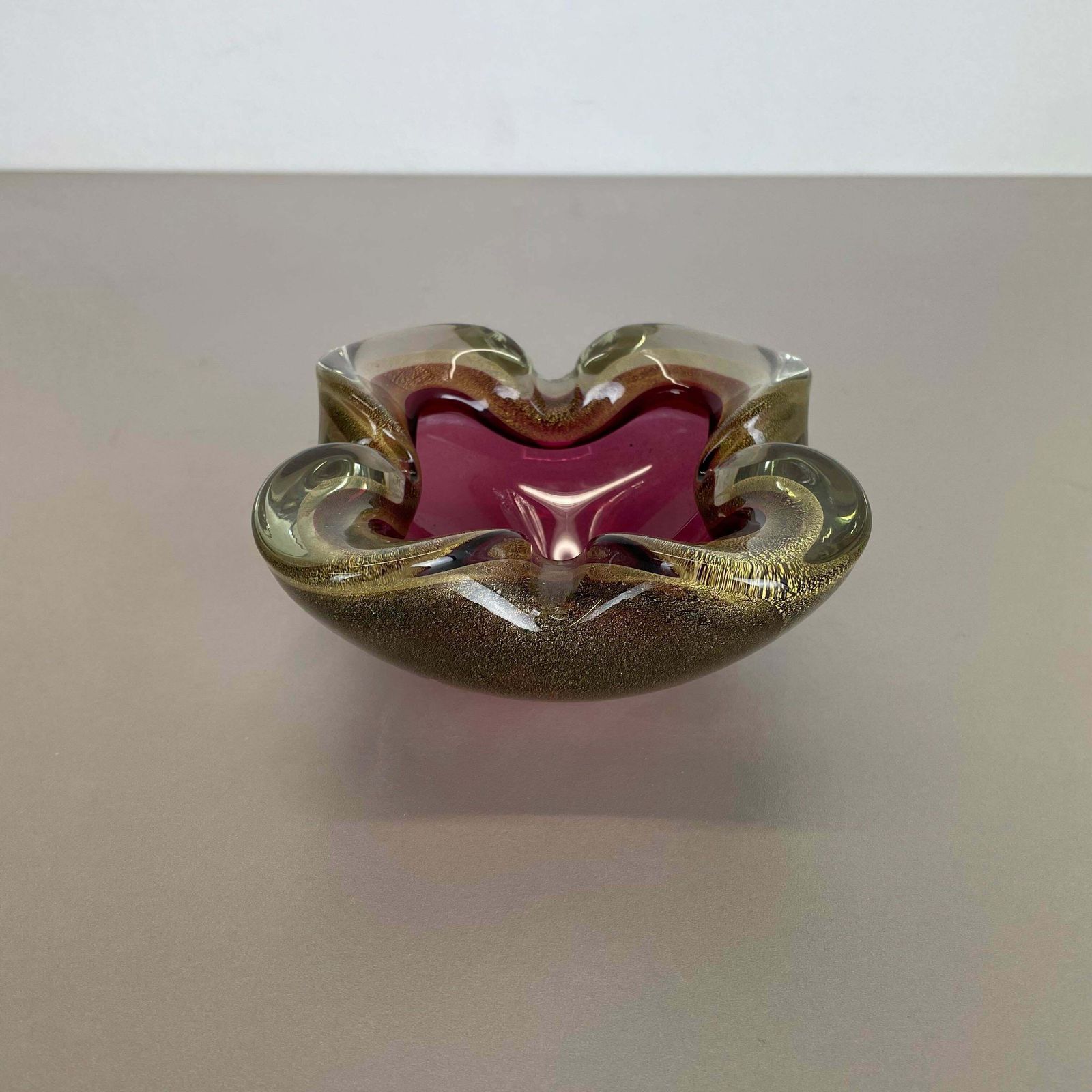 Large Murano Glass "Pink Gold" Bowl Element Shell Ashtray Murano, Italy, 1970s photo Home Decor
