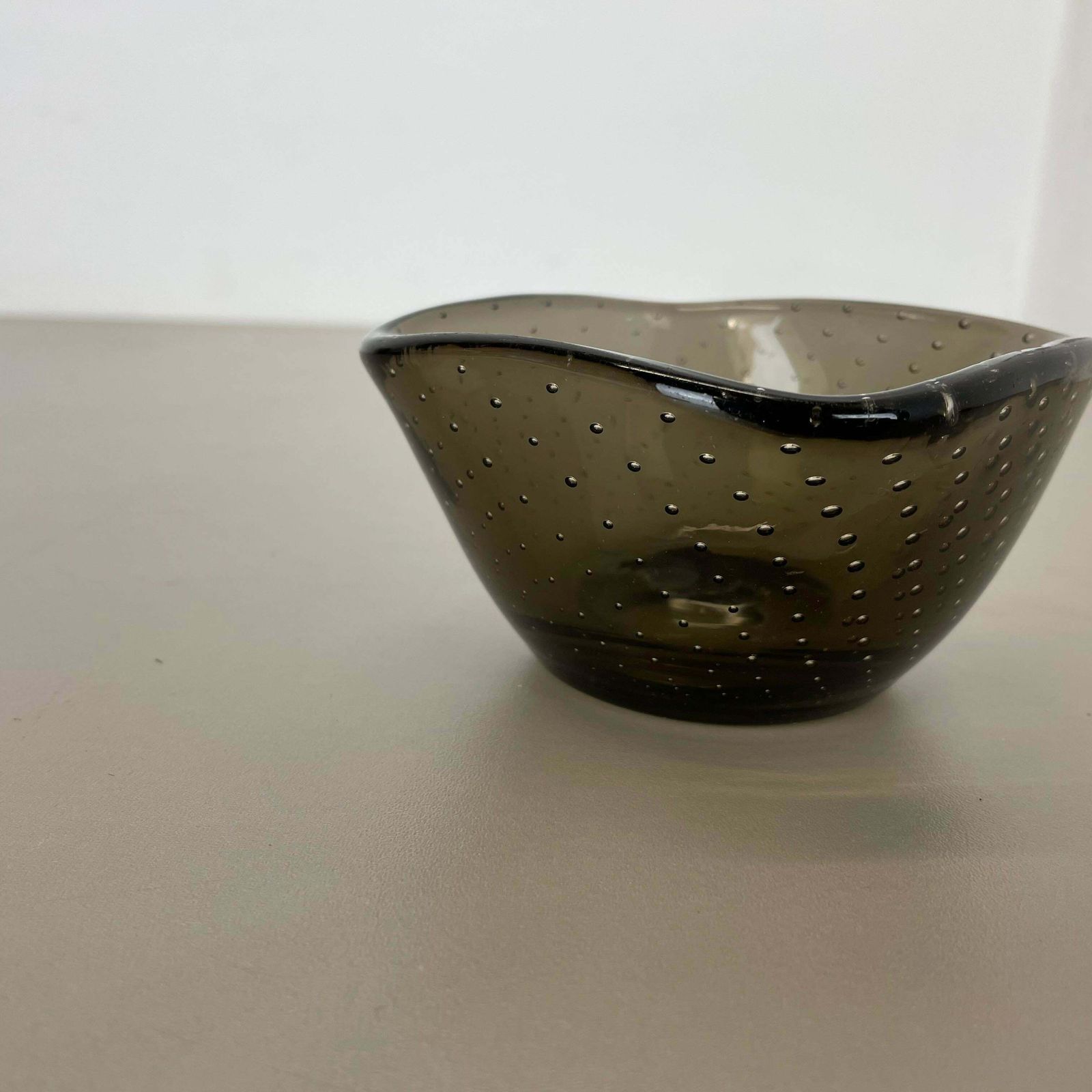 Glass Bullicante "Green" Bowl Element Shell Ashtray By Venini Murano, Italy 1970 photo Home Decor