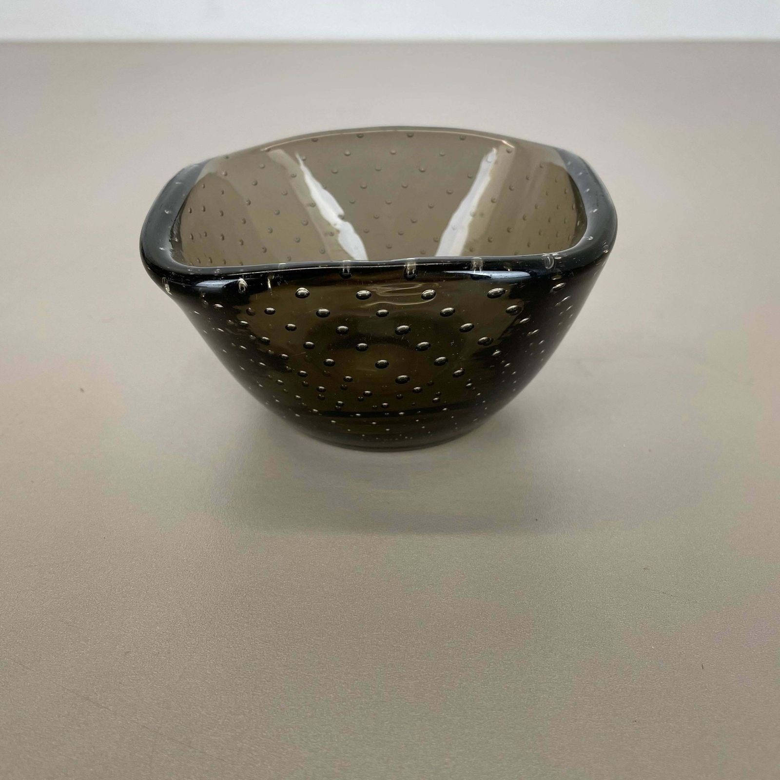 409.0 Glass Bullicante "Green" Bowl Element Shell Ashtray By Venini Murano, Italy 1970 photo