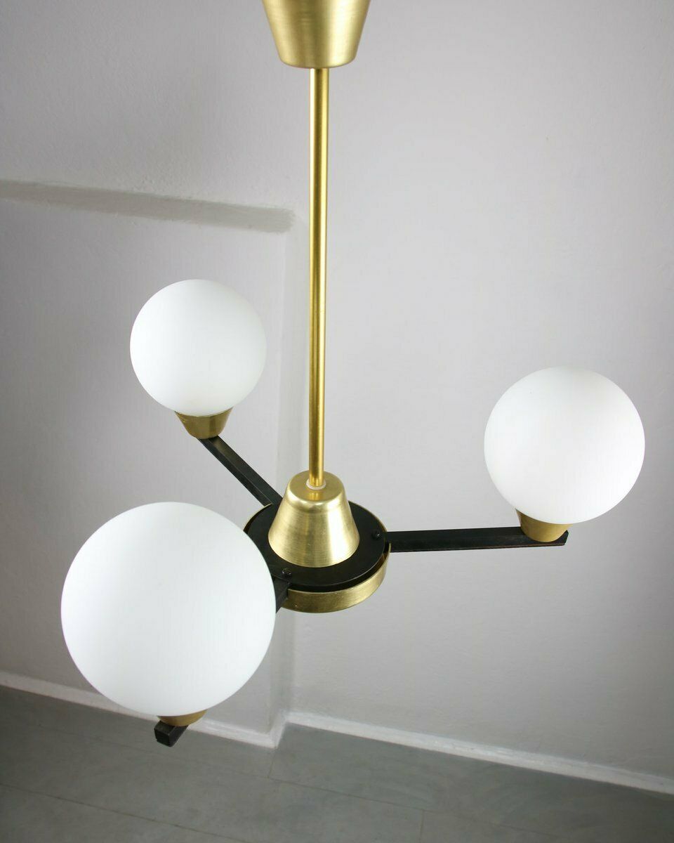 photo vinterior Vintage Italian Chandelier In Metal And Opaline Glass