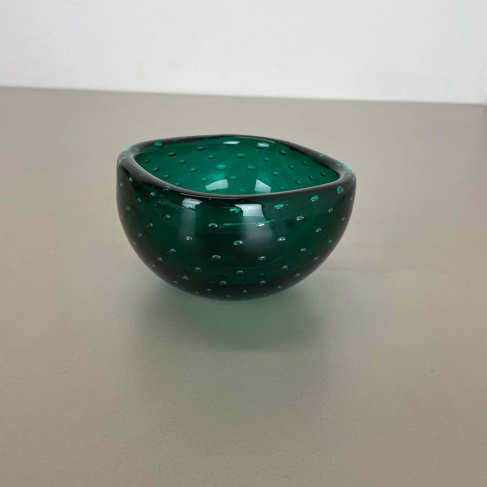 Murano Glass Bullicante "Green" Bowl Element Shell Ashtray Murano, Italy, 1970s photo for sale