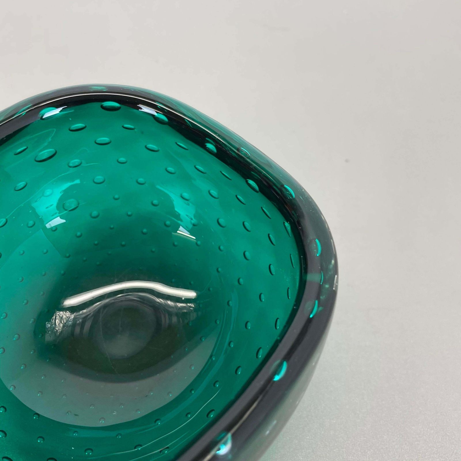Home Decor Murano Glass Bullicante "Green" Bowl Element Shell Ashtray Murano, Italy, 1970s photo