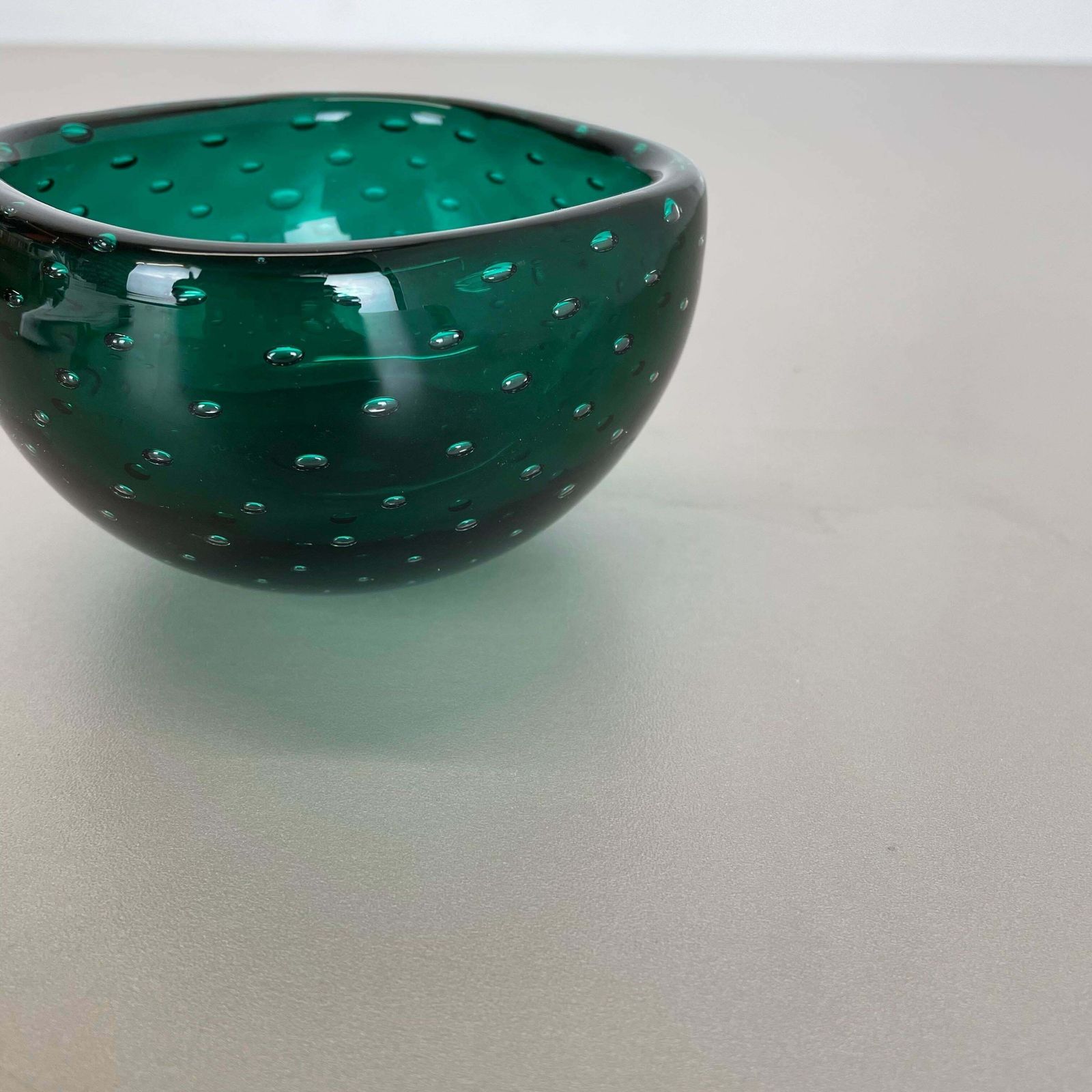 410.0 Murano Glass Bullicante "Green" Bowl Element Shell Ashtray Murano, Italy, 1970s photo