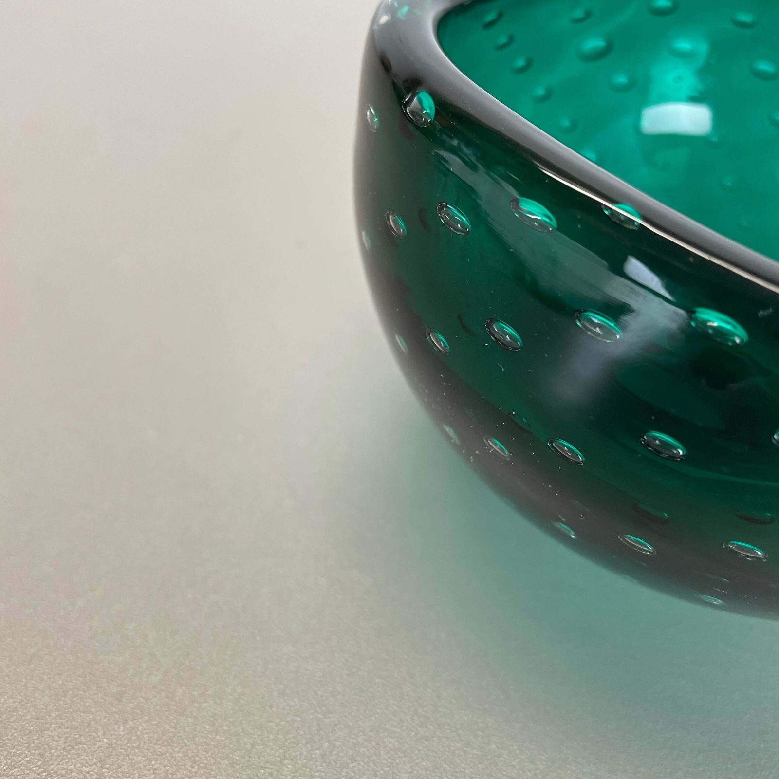 photo vintage Murano Glass Bullicante "Green" Bowl Element Shell Ashtray Murano, Italy, 1970s