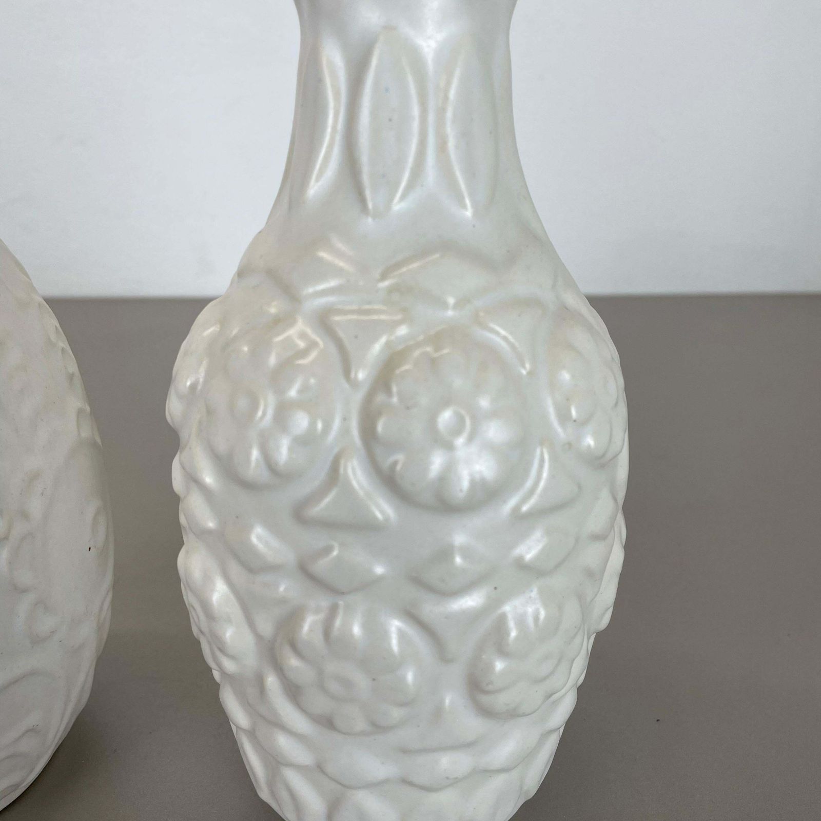 446.0 Set Of 2 White Floral Fat Lava Op Art Pottery Vase Made Bay Ceramics, Germany photo