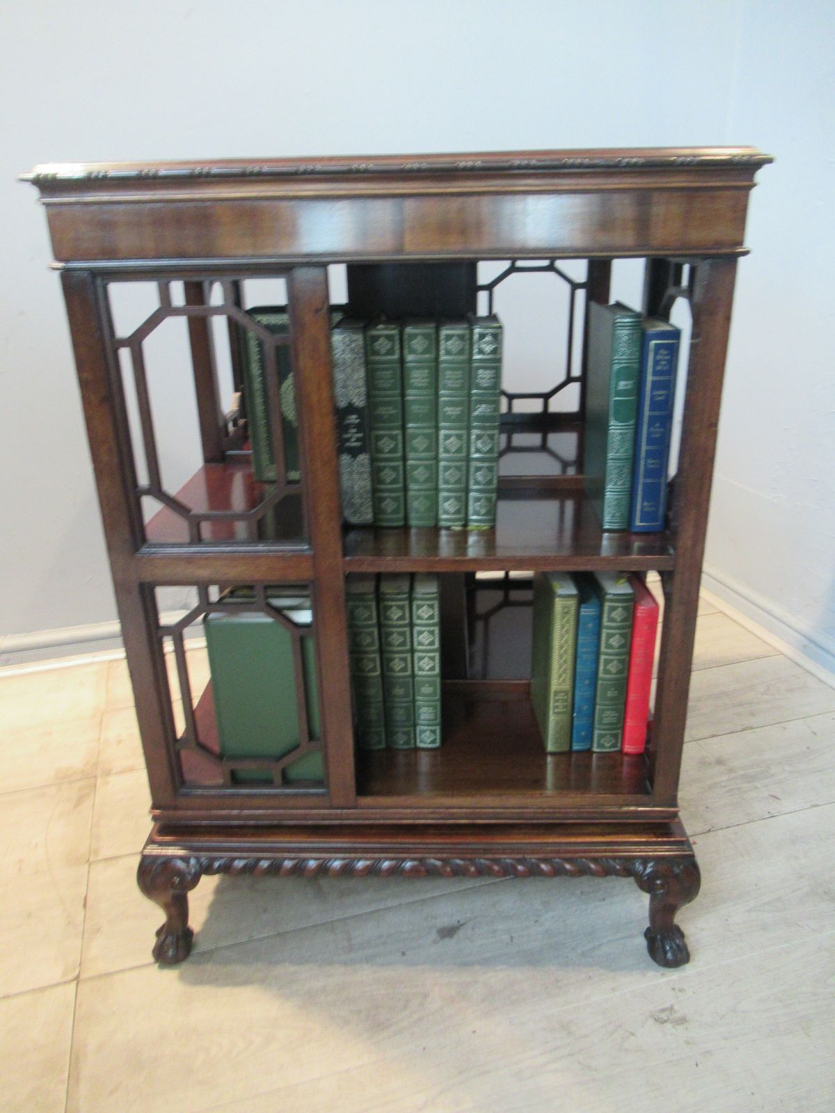 photo furniture Chippendale  Style Mahogany Revolving Bookcase