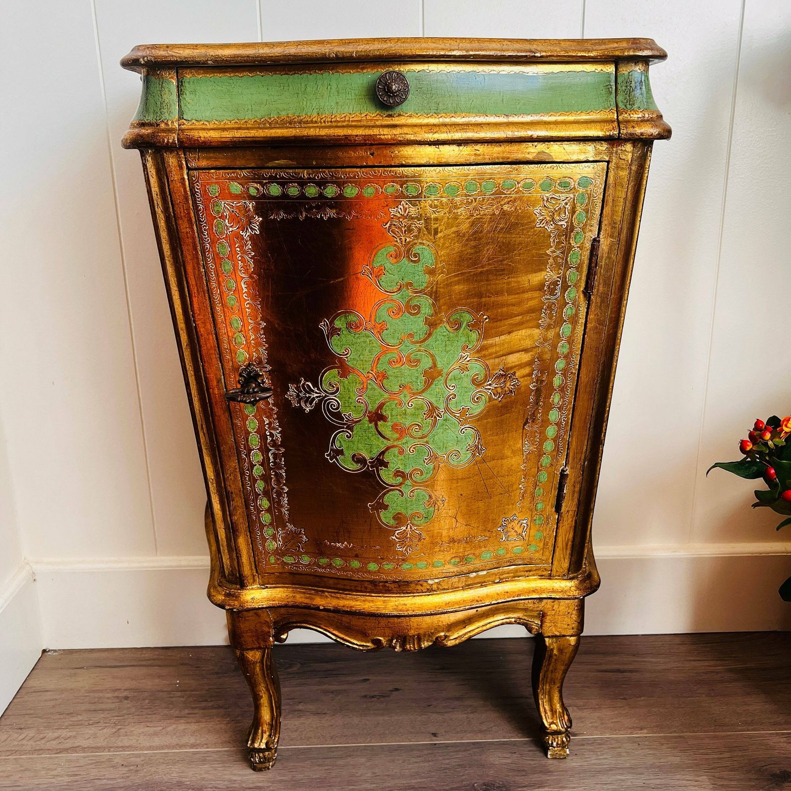 Vintage Vitrinekast, Venetiaans Kabinet Met Sleutel, Houten Vitrinekast, Woningdecoratie, Italiaans Meubilair photo furniture