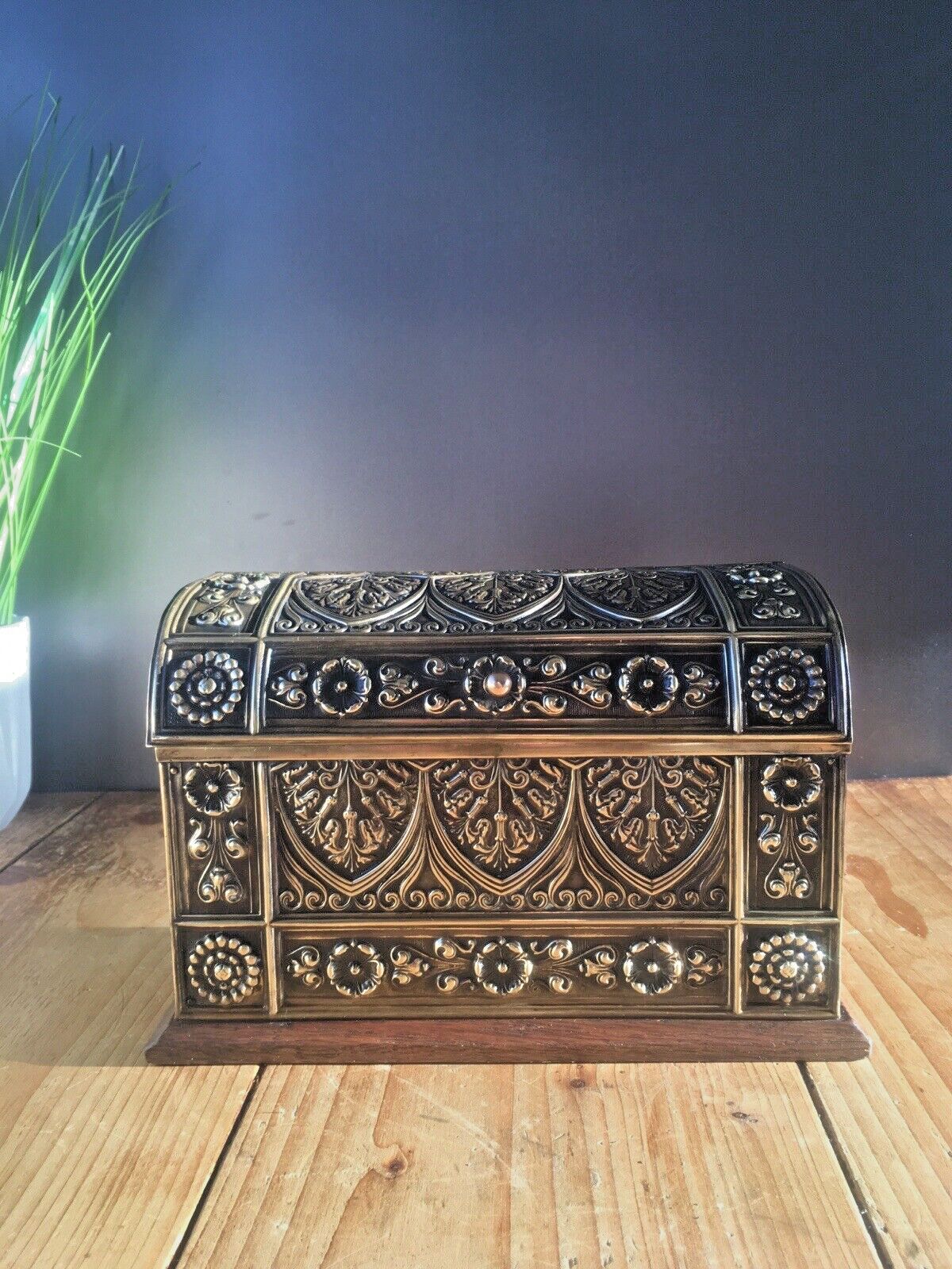 photo vintage Exceptional Ornate Antique Oak Brass Dome Chest Desk Letter Rack Stationary Box