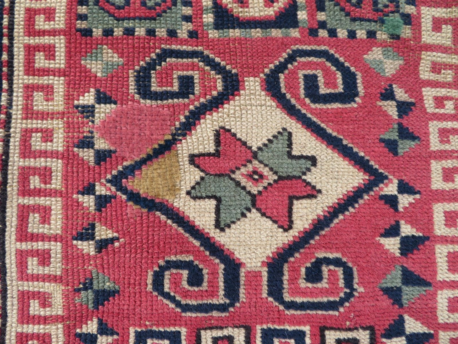 Charming Antique Turkish Bergama Rug. West Anatolia. Circa 1910. 180cm X 98cm. photo Textiles