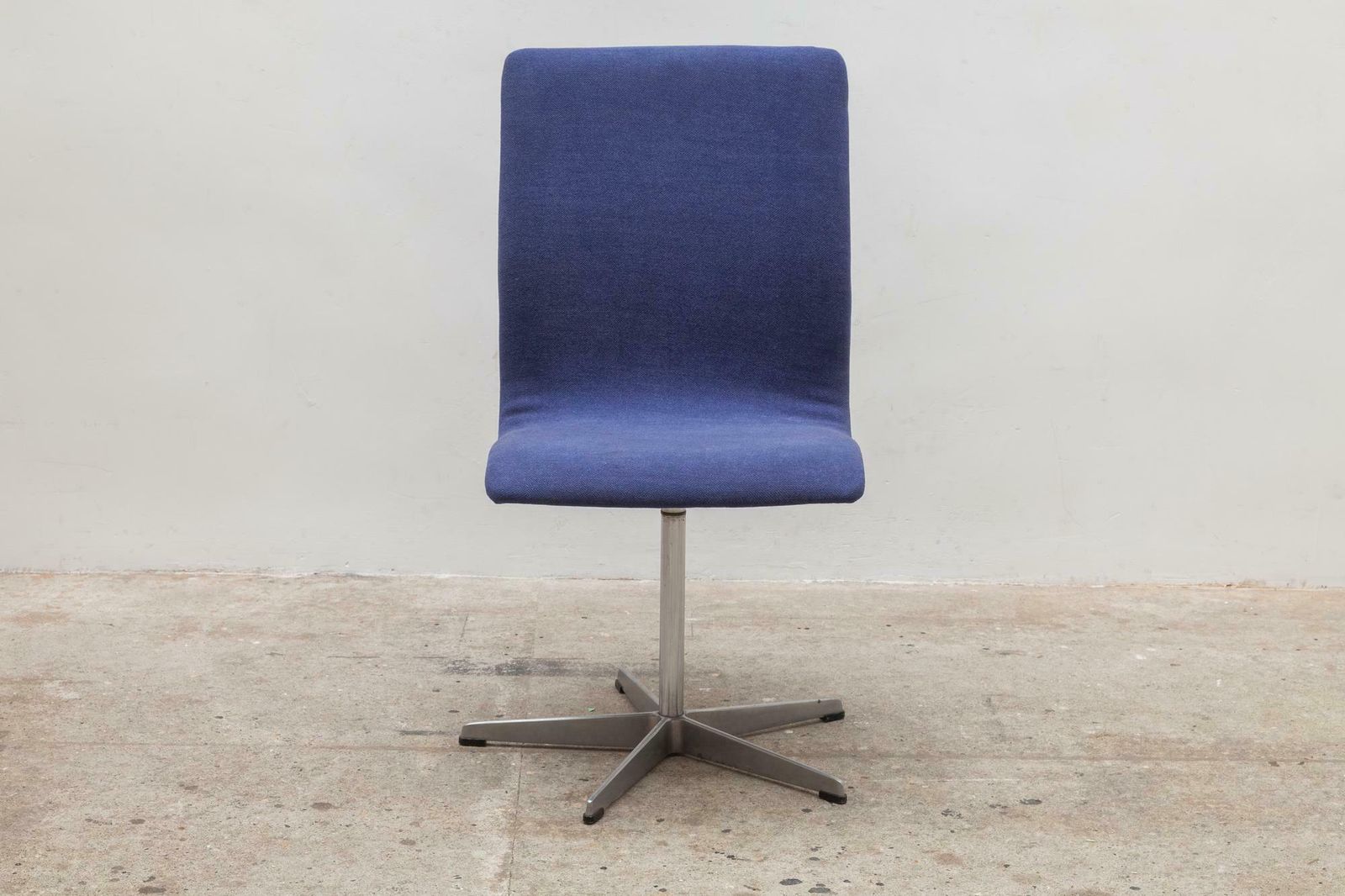Fritz Hansen Oxford Desk Chair Designed By Arne Jacobsen, 1963 Denmark photo vinterior