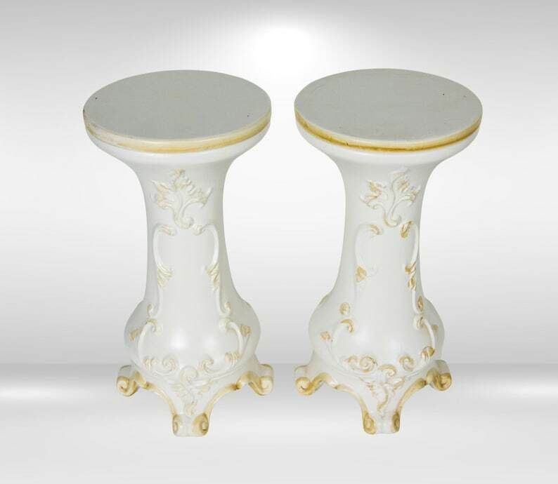 1950s Capodimonte Italy Pair Of Jardinières On Pedestal Stands With Appliqué Flowers photo vinterior