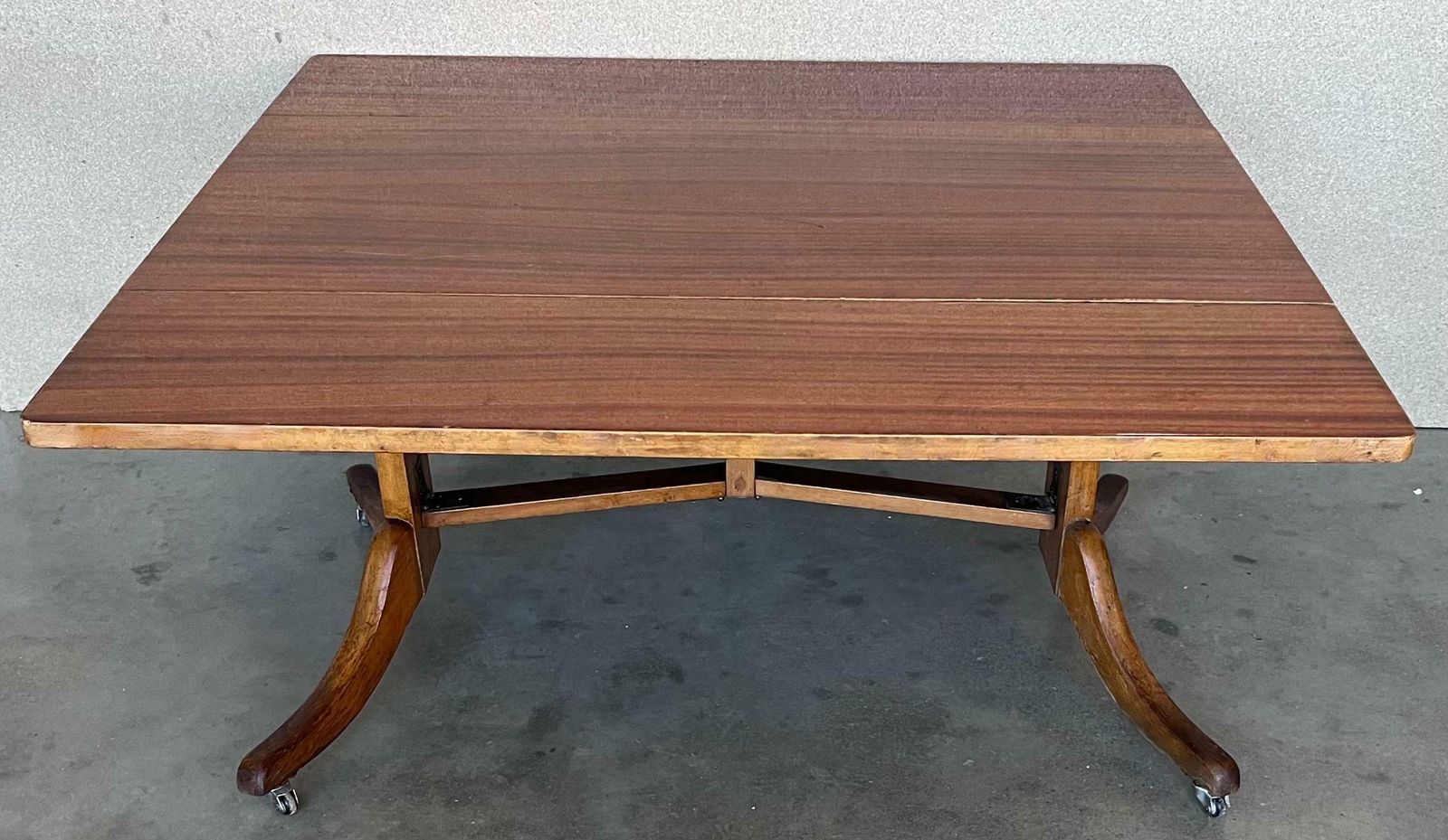 Table basse convertible et réglable en hauteur mid-century modern photo vinterior