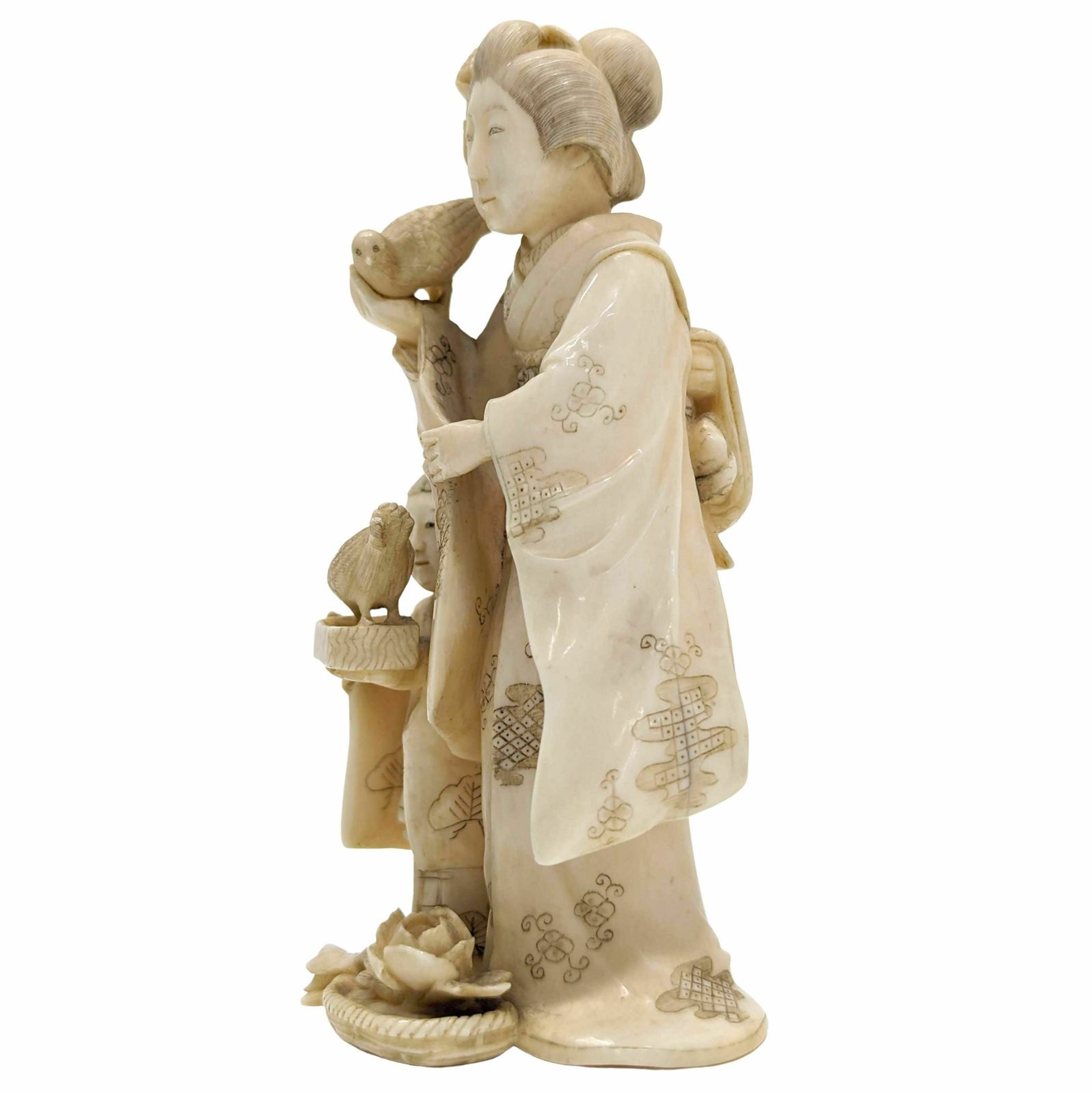 Okimomo In Ivory, Xixth Century The Mother The Son And The Hens photo for sale