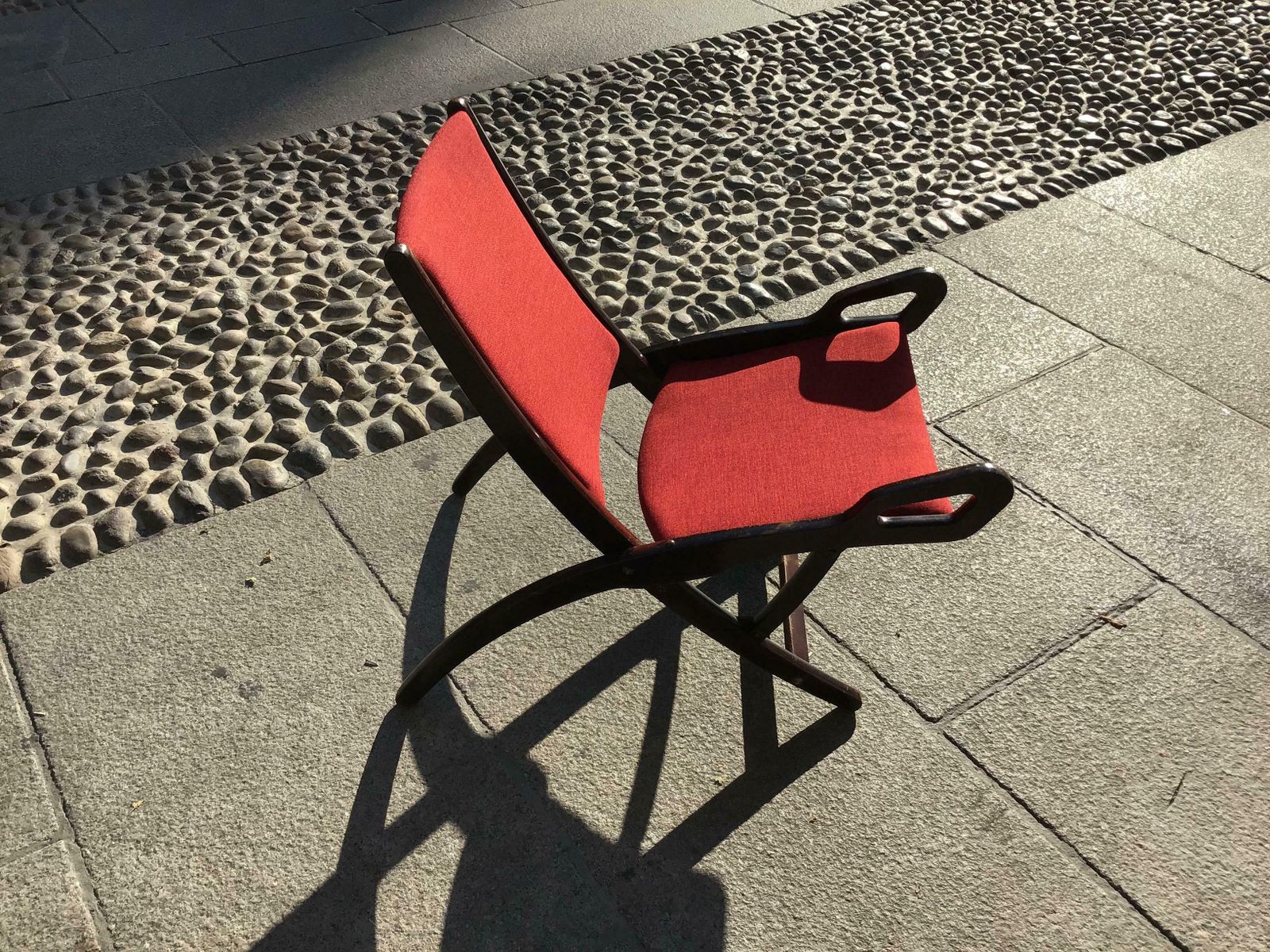 photo vintage Gio’ Ponti Fr” Armchair Wood Brass Upholstered Seat And Back, 1960, Italy