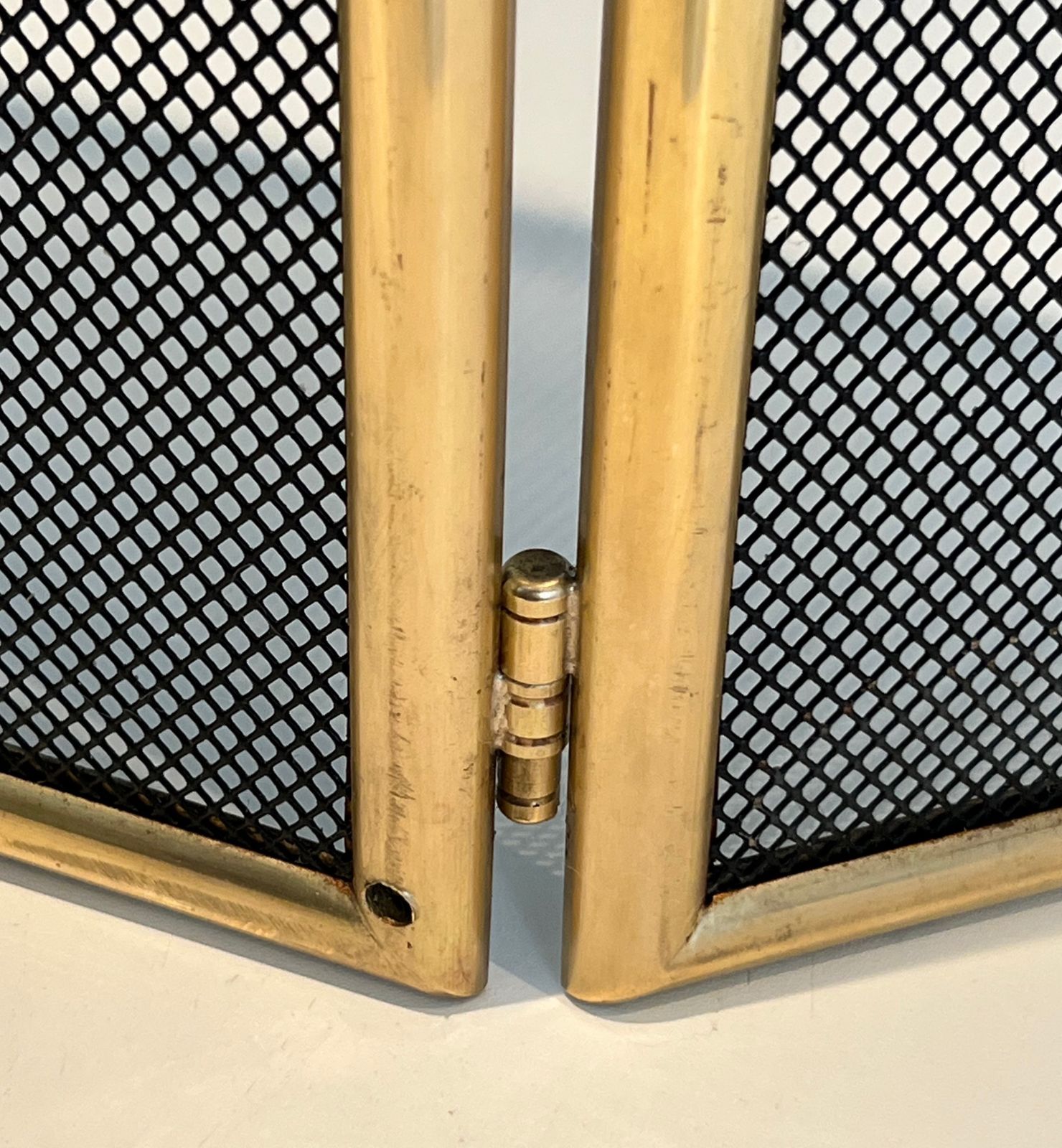 Home Fixtures Brass Fire Screen And Wire Mesh photo