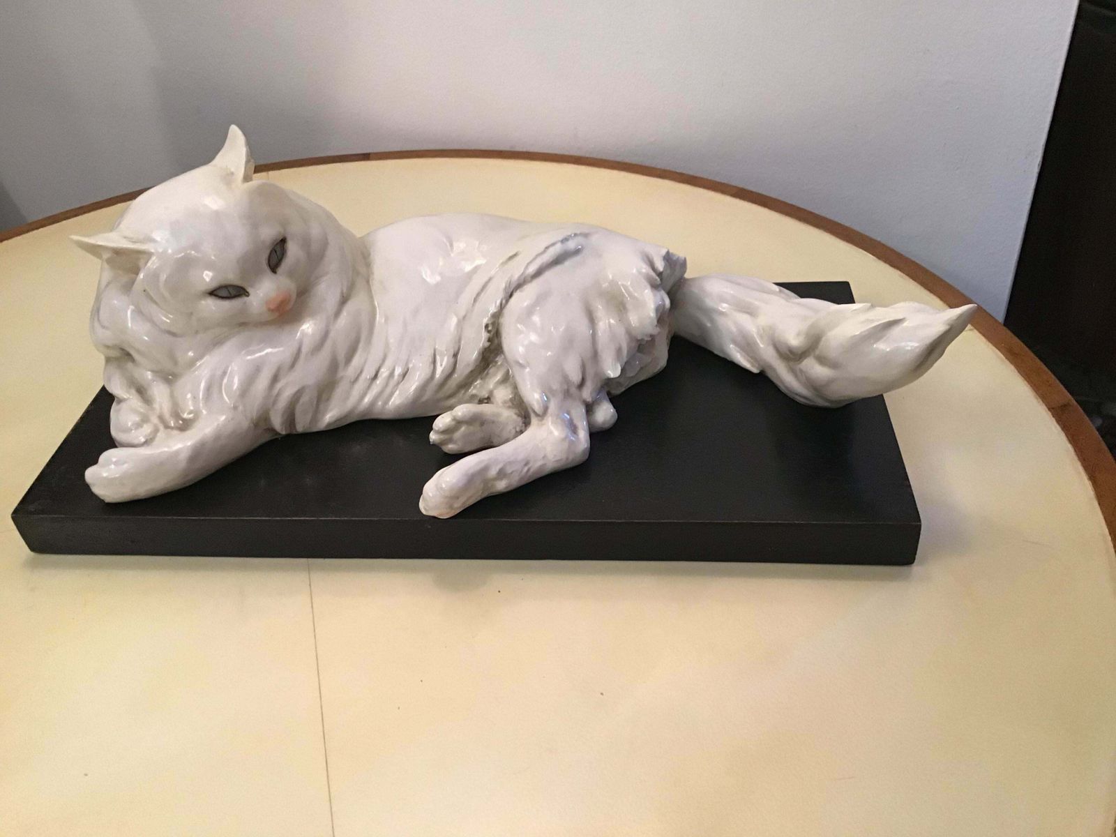photo furniture Guido Cacciapuoti Ceramic Cat Base Black Lacquered Wood 1940