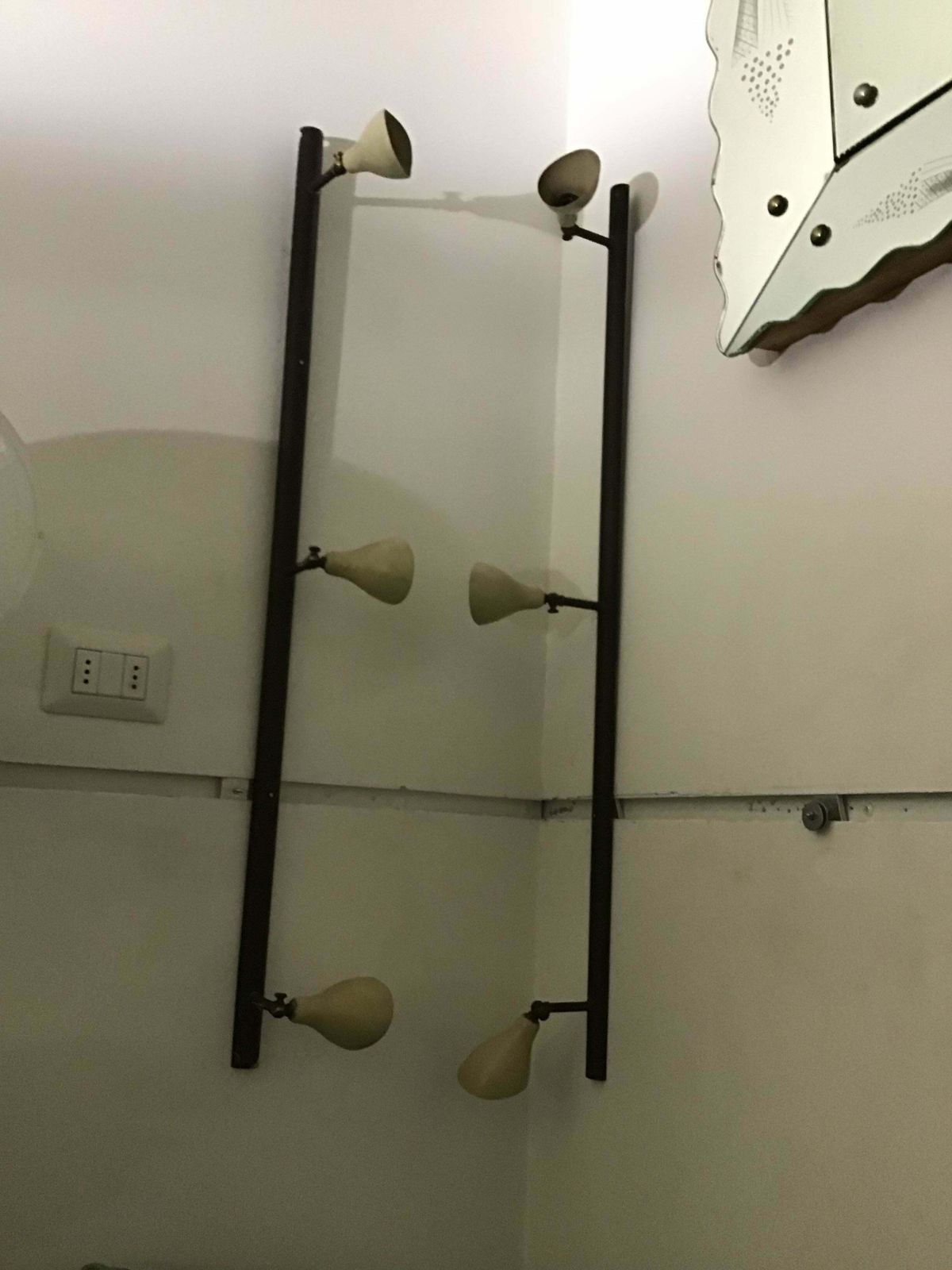 Arteluce Gino Sarfatti Brass And Painted Metal Wall Light Cream Colour, 1950 photo vinterior