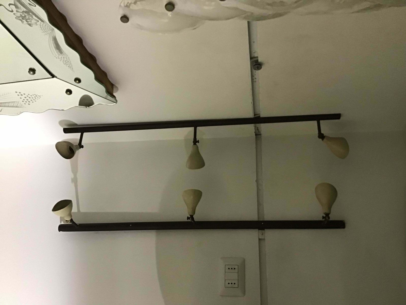 photo vintage Arteluce Gino Sarfatti Brass And Painted Metal Wall Light Cream Colour, 1950