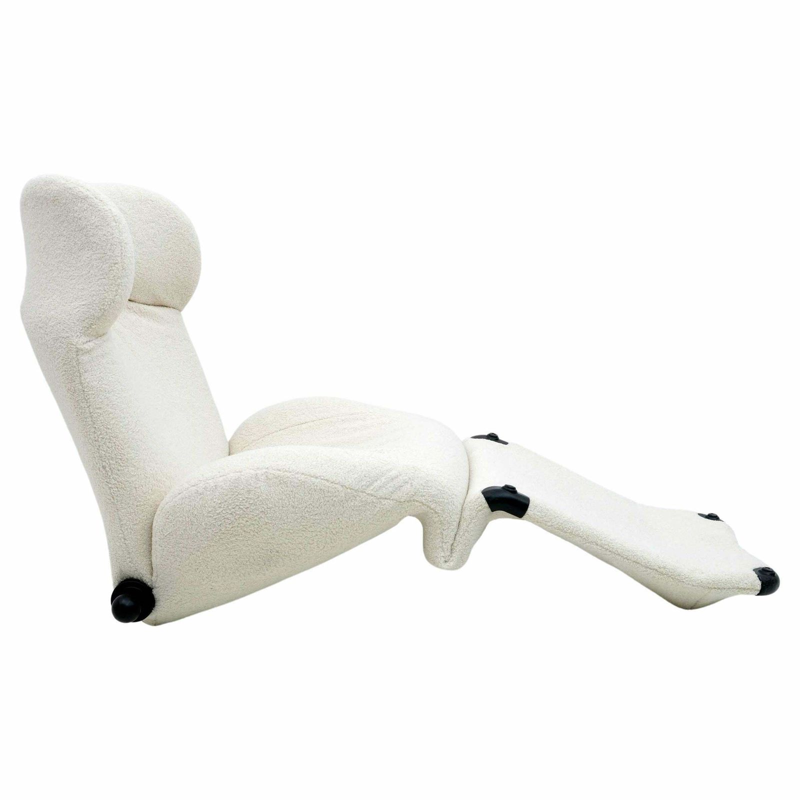 Bouclè Wink Lounge Chair By Toshiyuki Kita For Cassina, 1980s