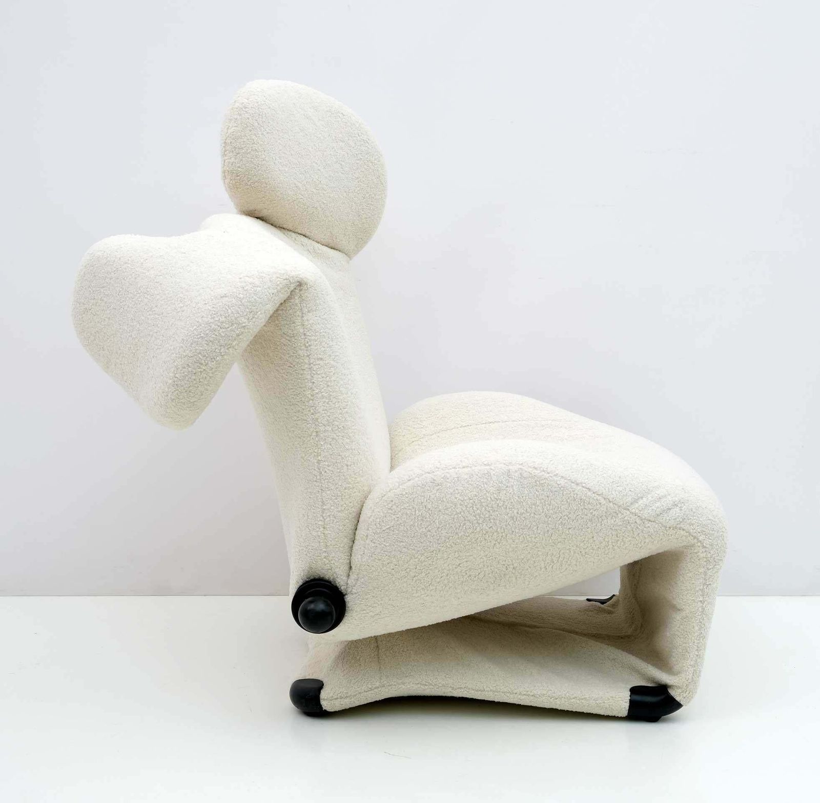 Bouclè Wink Lounge Chair By Toshiyuki Kita For Cassina, 1980s photo 3436.0