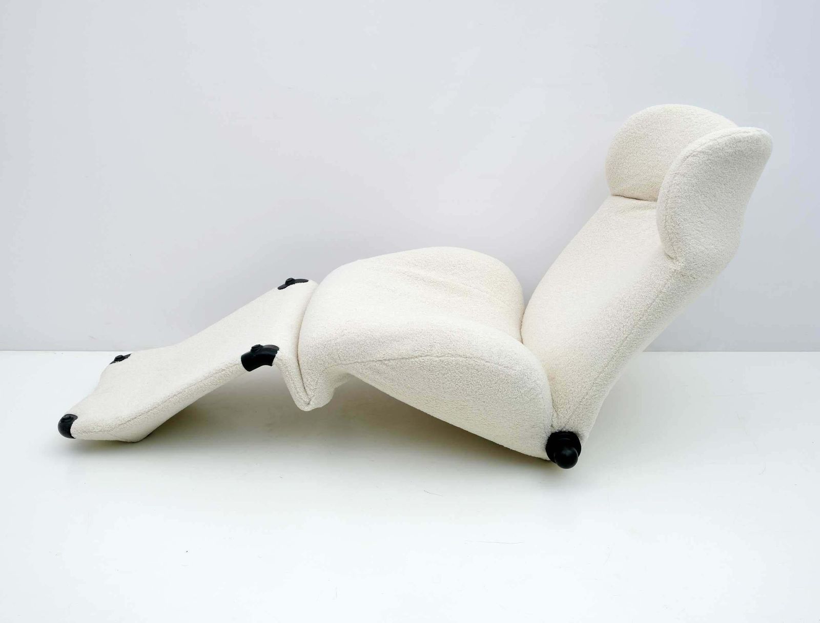 photo for sale Bouclè Wink Lounge Chair By Toshiyuki Kita For Cassina, 1980s