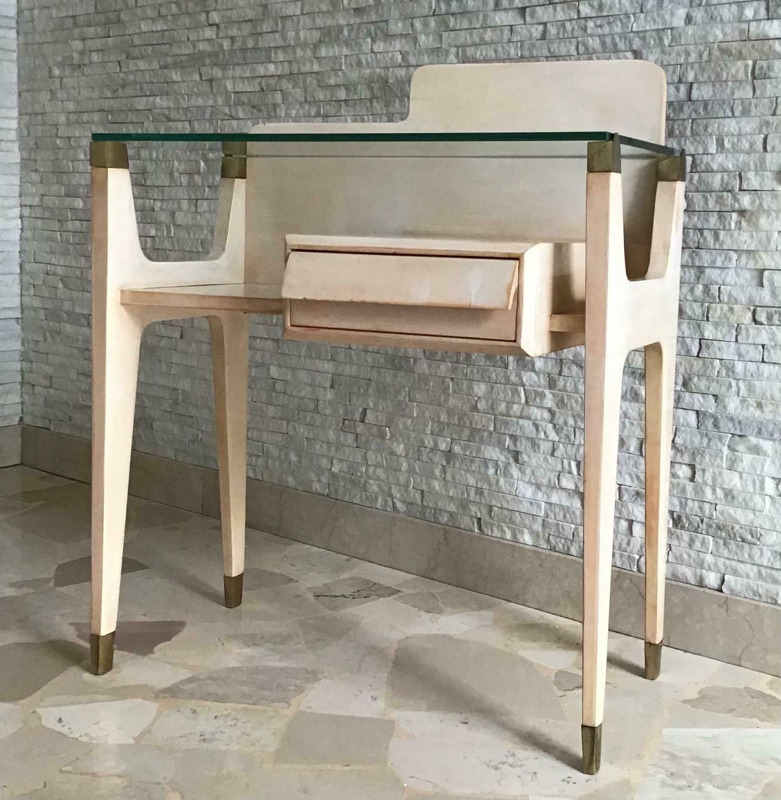 photo vinterior Gio Ponti Stile Bedside Tables Brass Wood Glass 1950 Italy