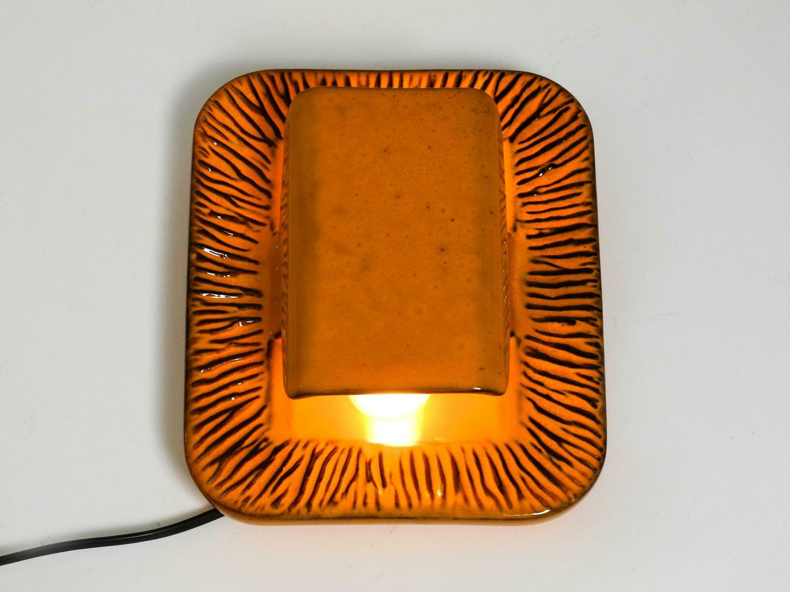 photo vinterior Pair Of Extraordinary Orange And Green Glazed 60s Ceramic Wall Lights By Kaiser