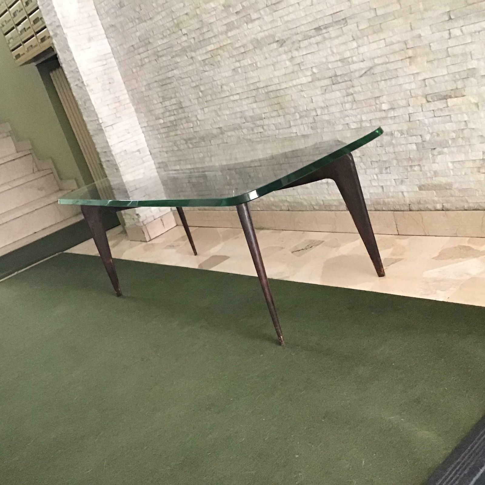 photo furniture Gio Ponti Fontana Arte Coffee Table Wood Cristal 1938 Italy