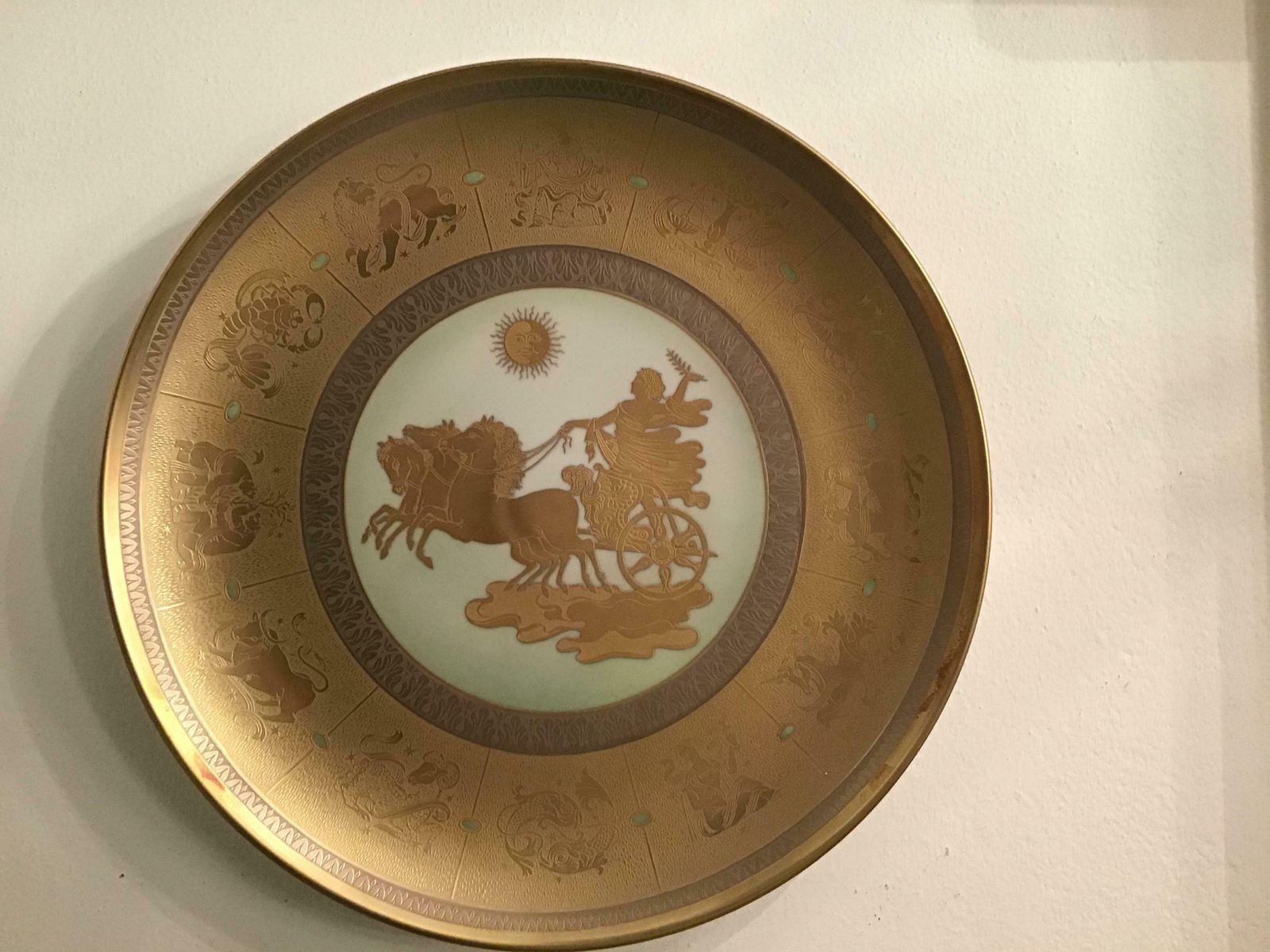 Morbelli “Il Giorno“ Porcelain Wall Plate Pure Gold, 1960, Italy photo for sale