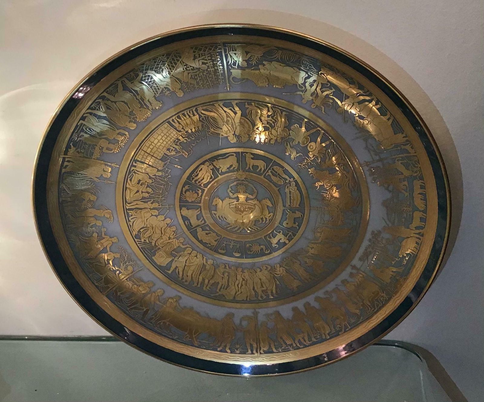 Morbelli Porcelain “Scudo Di Achillewall Plates Worked With Pure Gold 1960 Italy photo for sale