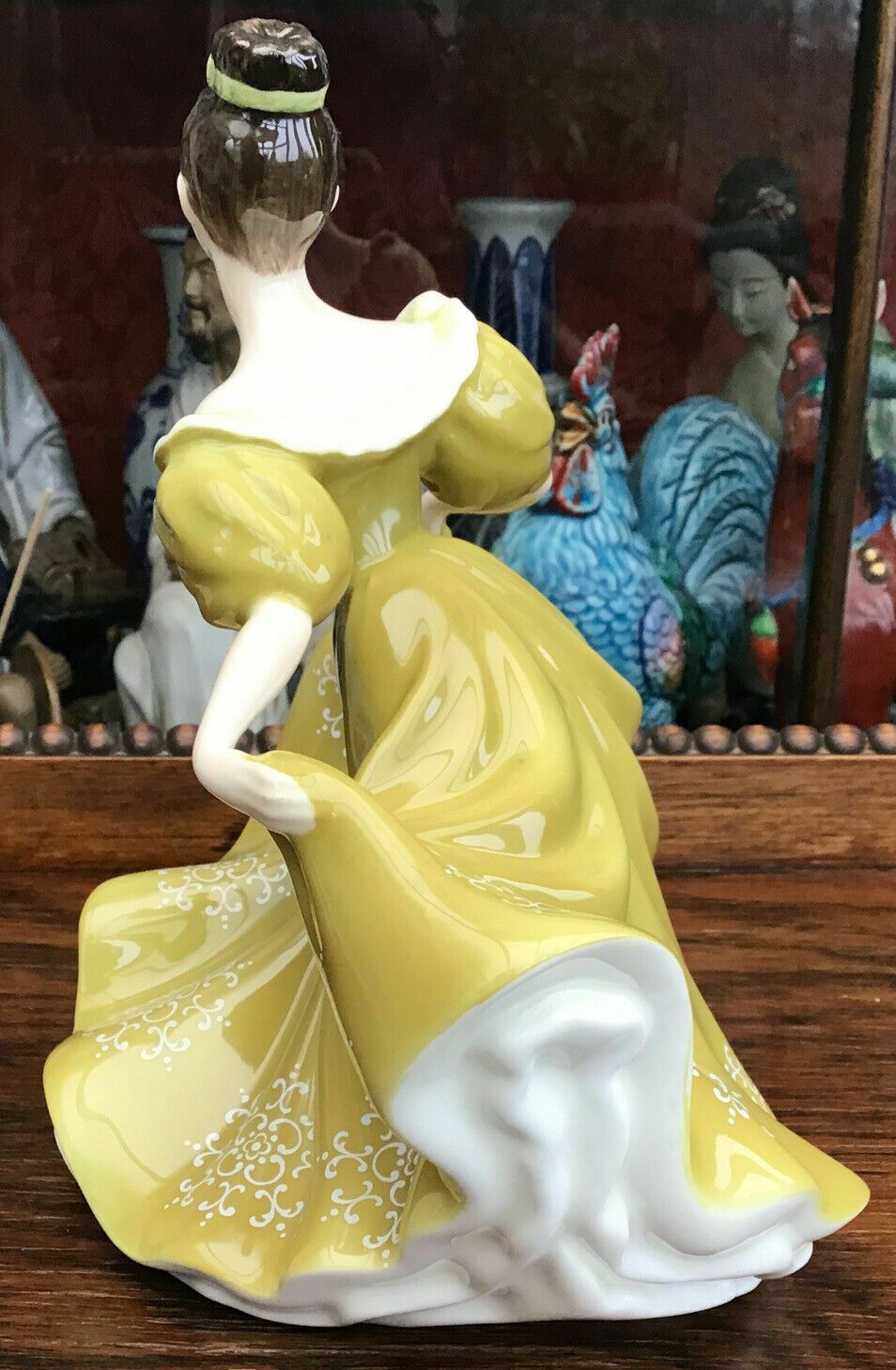 Vintage Royal Doulton Hn 2329 Lynne Figurine 1970 photo buy