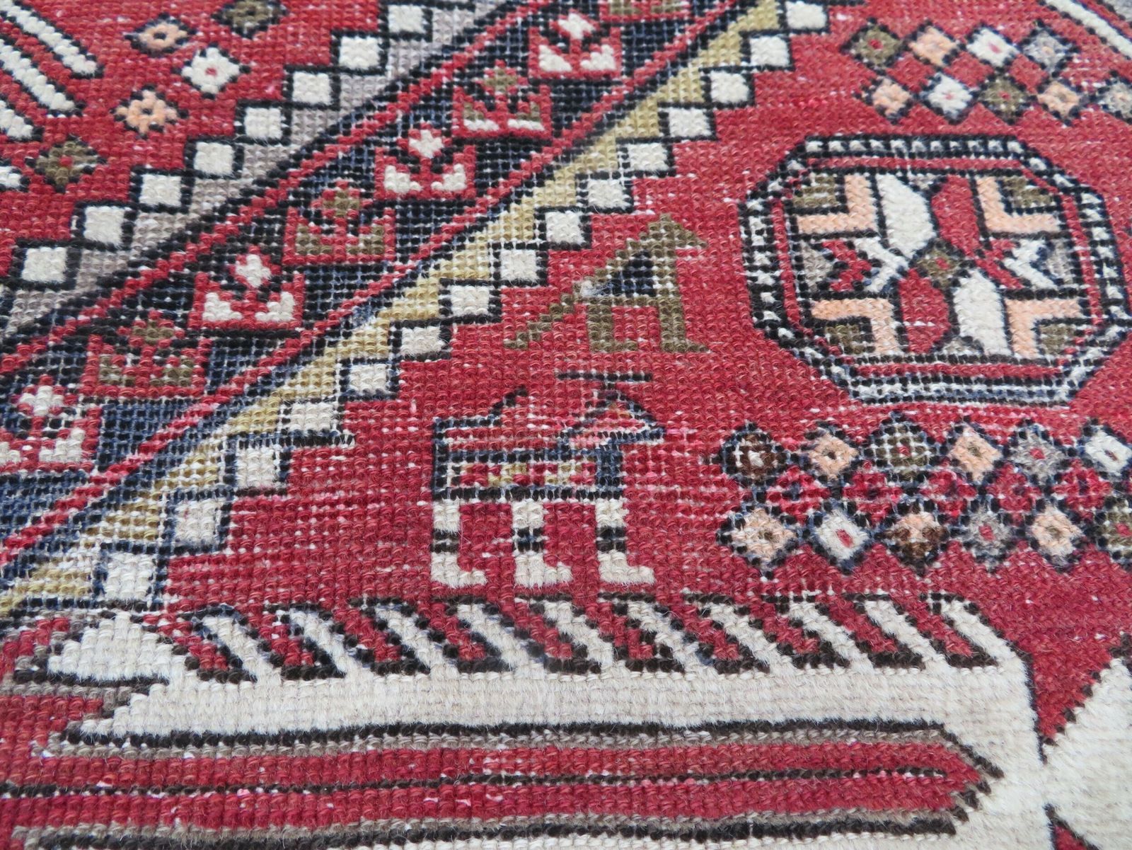 Textiles Antique Caucasian Shirvan Rug. Bird & Animal Motifs. Last Quarter 19th Century. 160cm X 122cm. photo