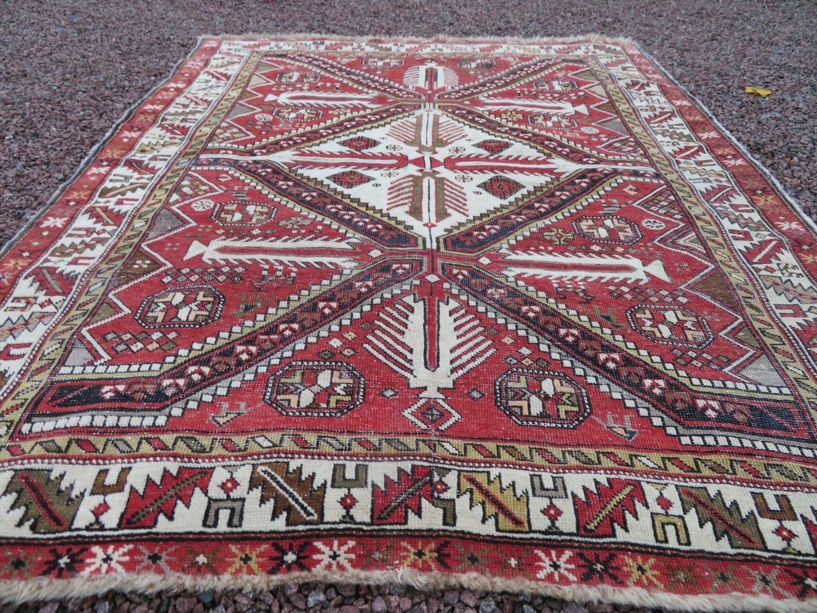 699.0 Antique Caucasian Shirvan Rug. Bird & Animal Motifs. Last Quarter 19th Century. 160cm X 122cm. photo