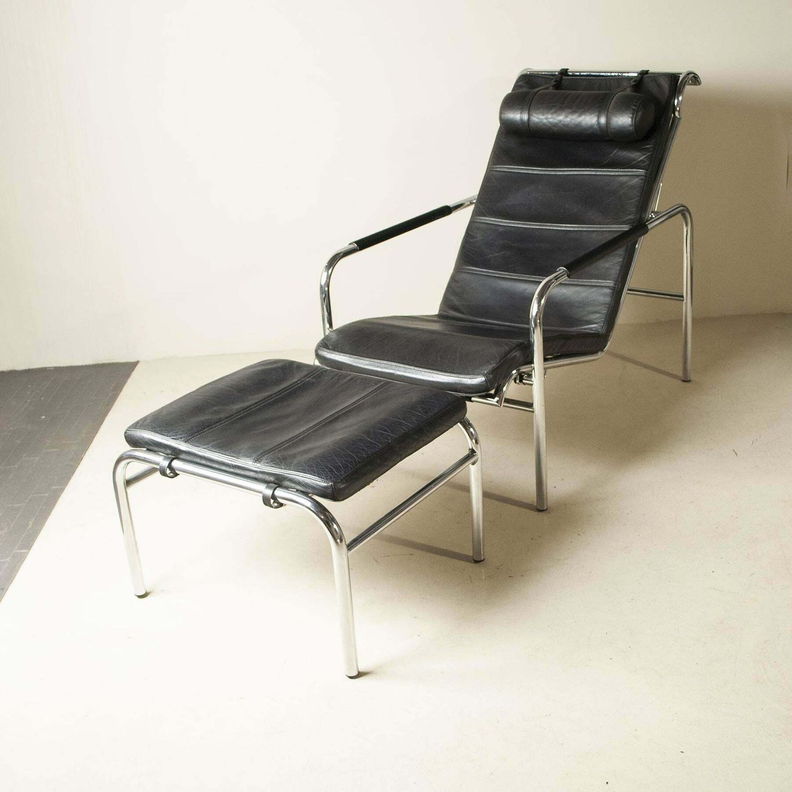 Chaise Longue Genni For Zanotta By Gabriele Mucchi 70's photo 3689.0