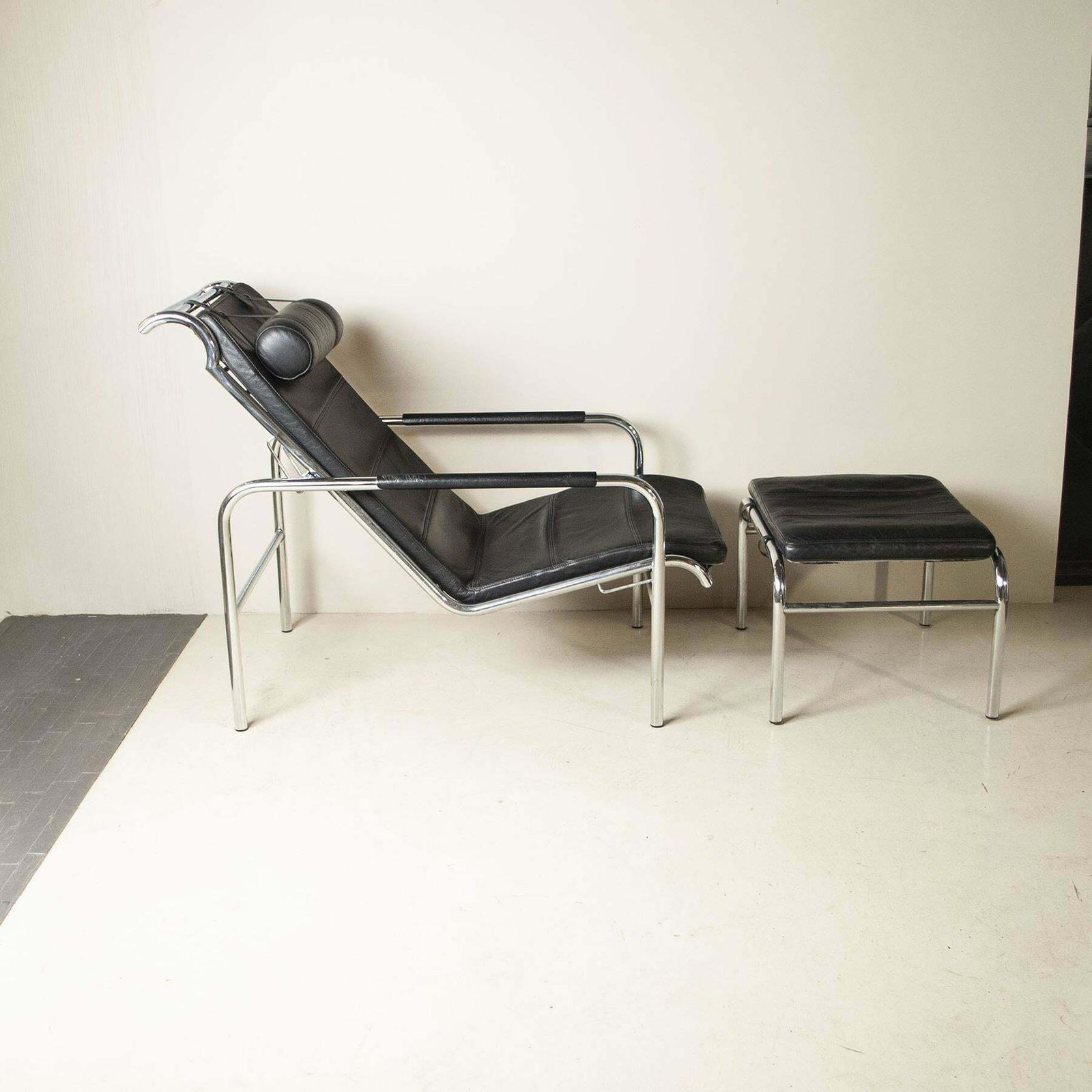 Chaise Longue Genni For Zanotta By Gabriele Mucchi 70's photo vintage
