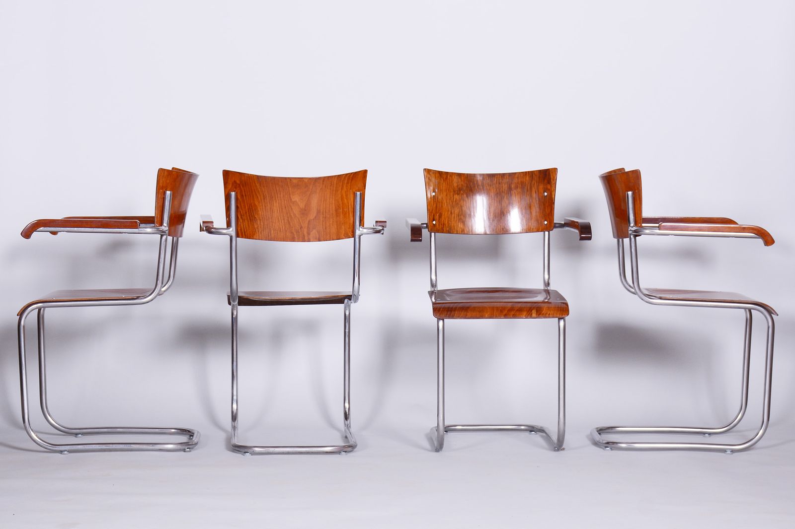 Set Of 4 Restored Bauhaus Beech Armchairs Designed By Mart Stam, 1930s, Czechia, High Gloss photo vinterior