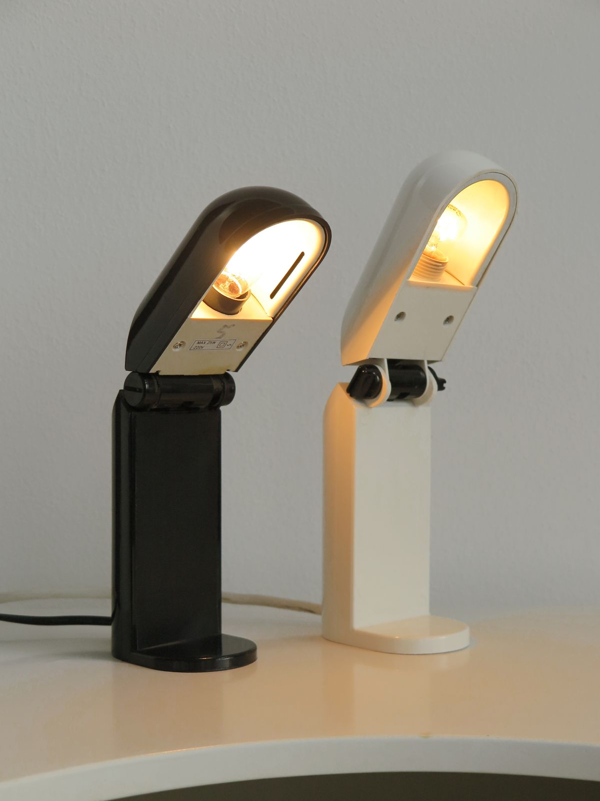 Couple Of Black & White Italian Table Lamps, 1960s photo Lighting