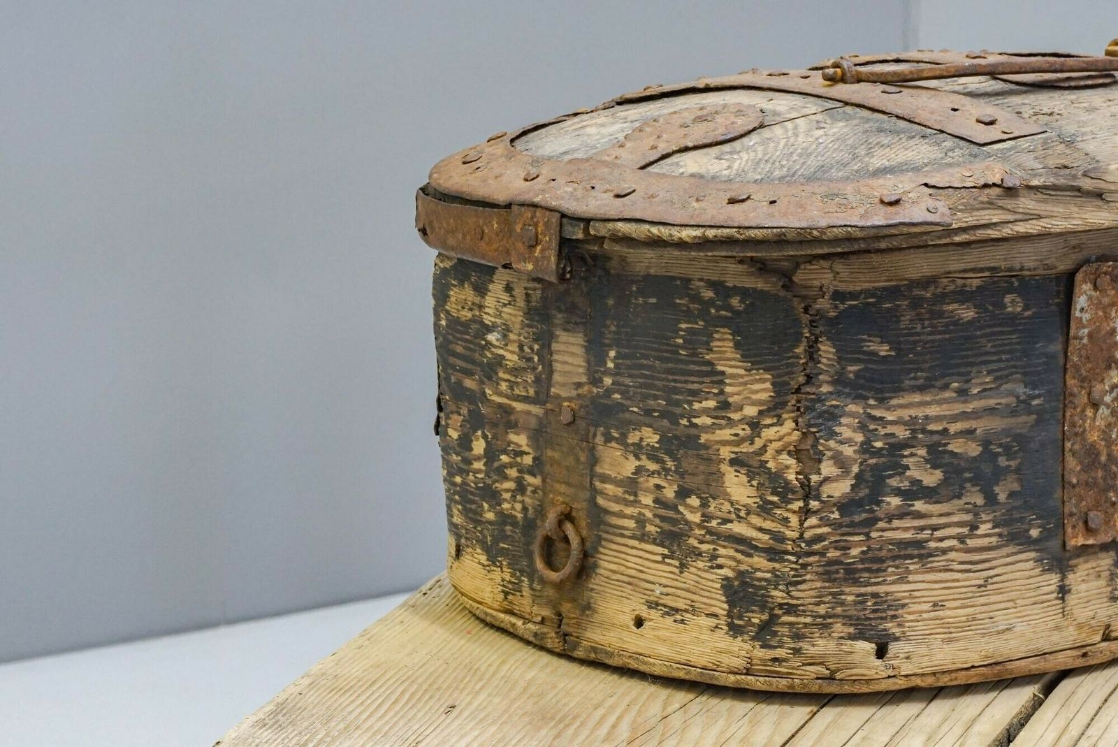 Metal Bound Box, 1900s, Iron, Antique photo vinterior