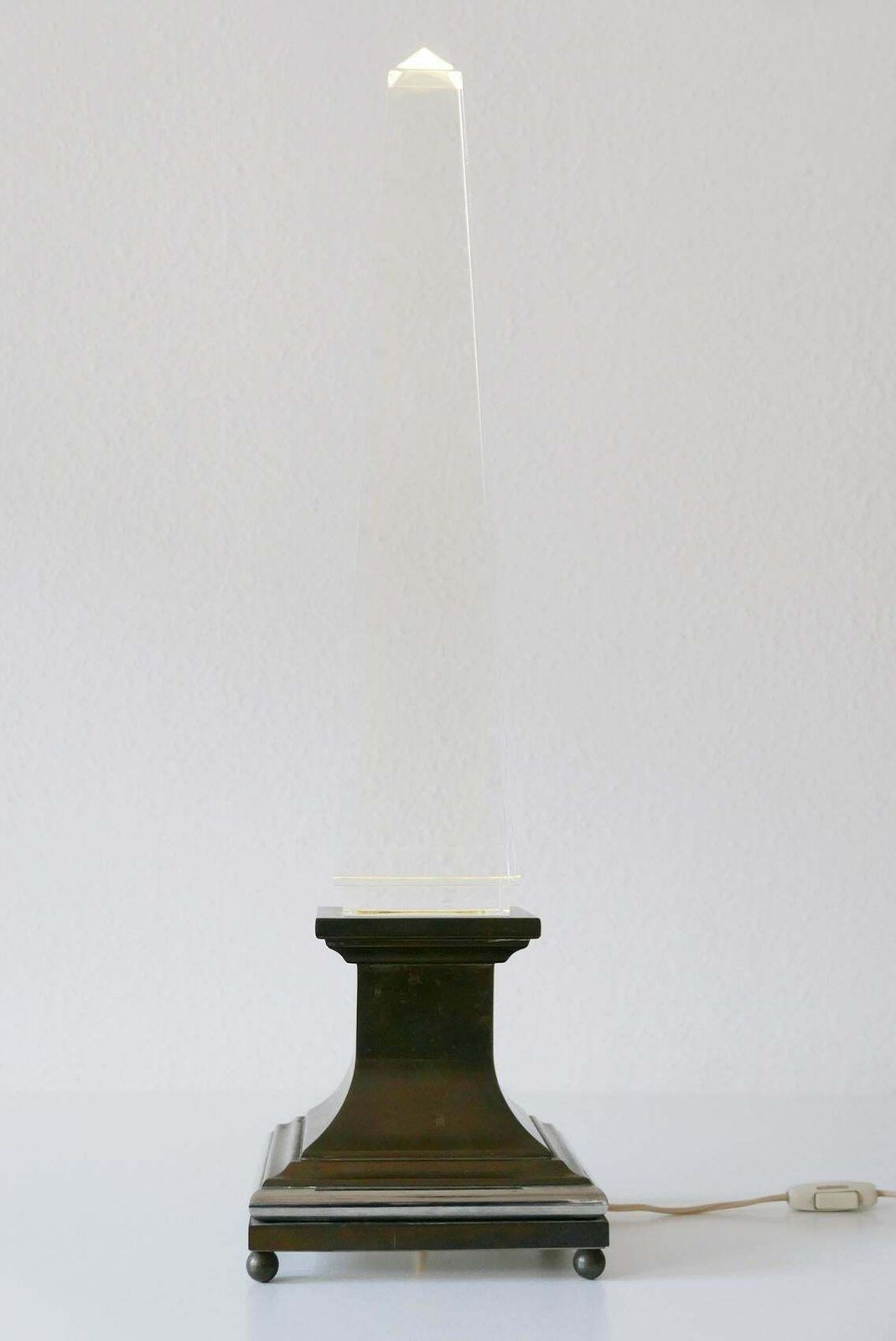 Lucite Obelisk Table Lamp By Sandro Petti For Maison Jansen, France, 1970s photo Lighting