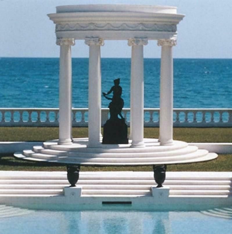 Nice Pool By Slim Aarons photo 3600.0