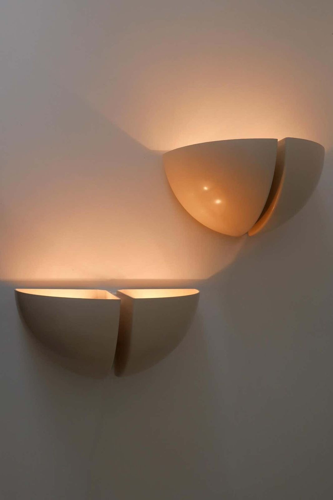 photo vintage Set Of Two Raak Octavo Wall Lamps Or Sconces By Raak, Netherlands, 1970s