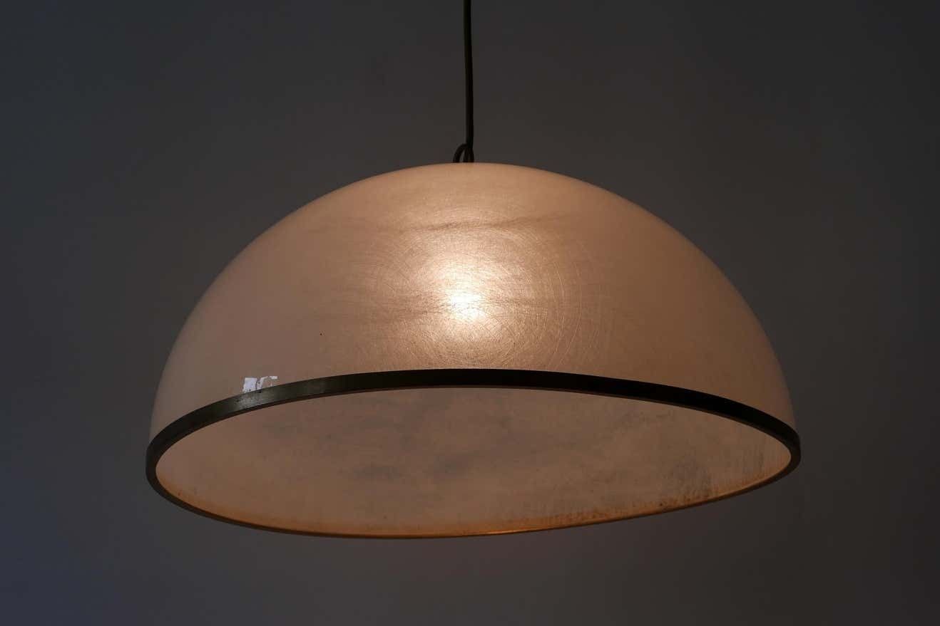 photo vinterior Elegant Mid Century Modern Textured Lucite Pendant Lamp Or Hanging Light, 1970s