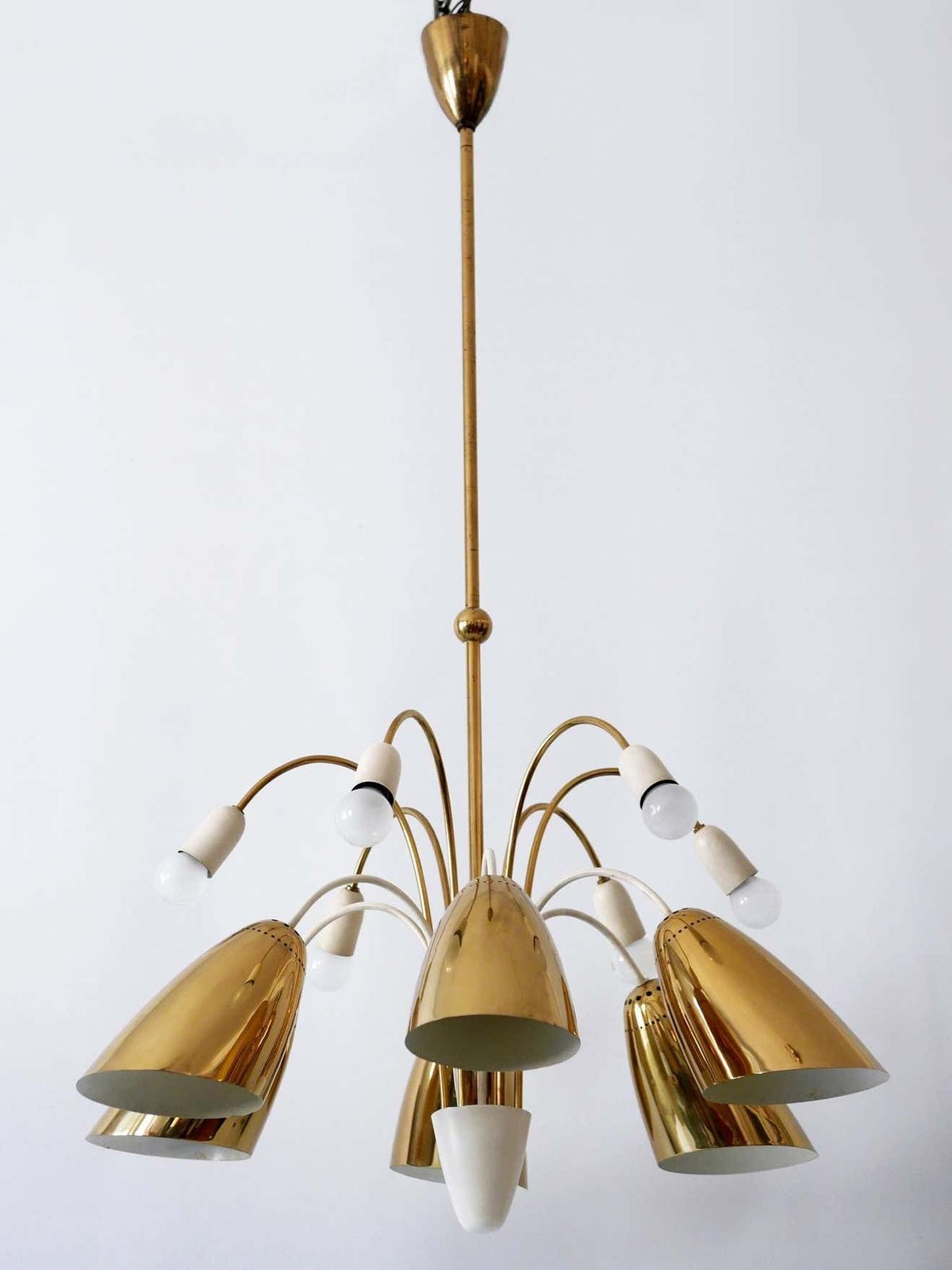 photo vintage Rare Large 12 Armed Sputnik Chandelier Or Pendant Lamp By Vereinigte Werkstätten