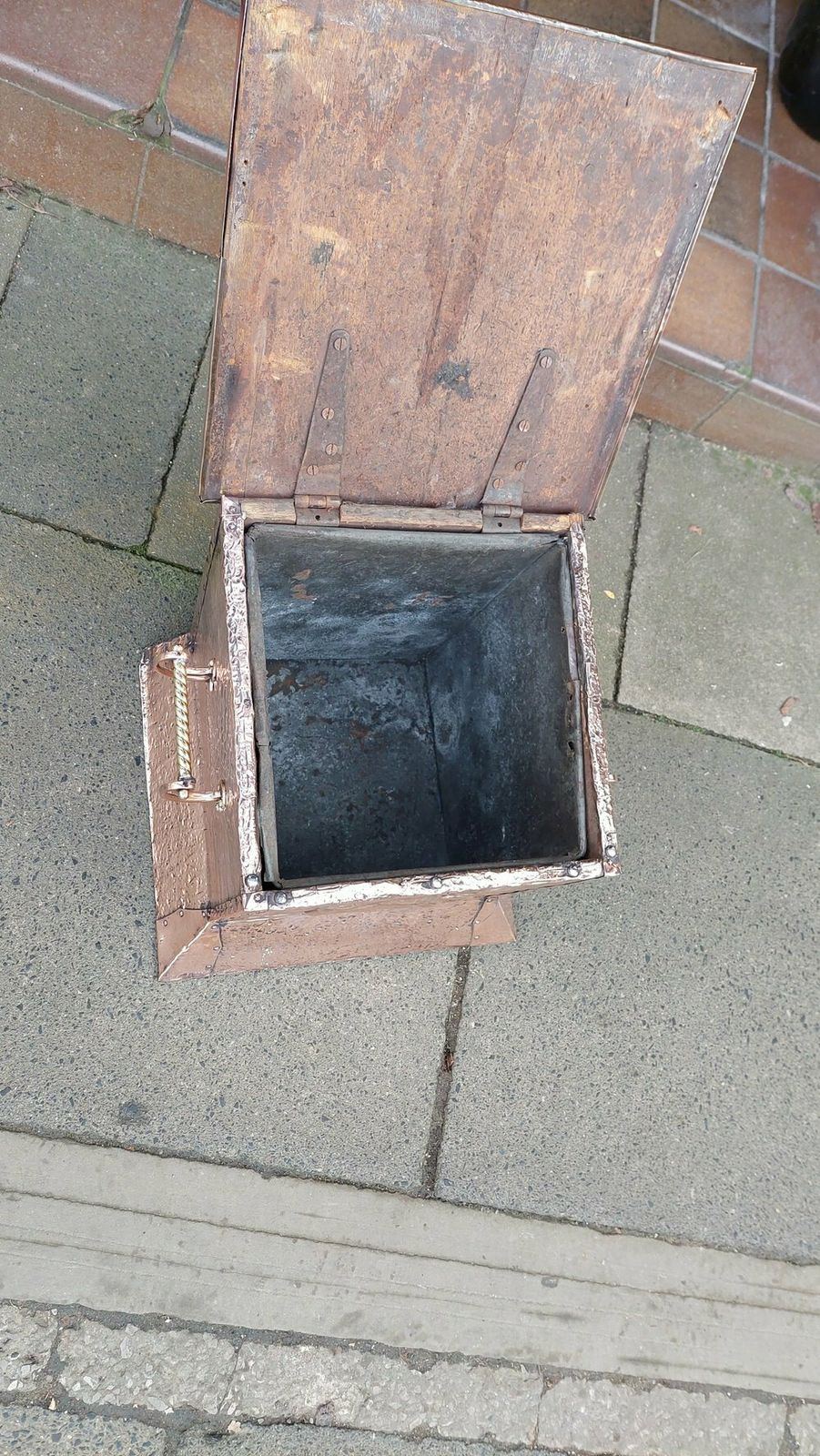 Arts & Crafts Copper Coal And Log Box photo vinterior
