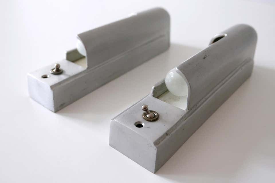 3177.0 Rare Set Of Two Streamline Cruise Ship Cabin Sconces By The Simes Co Ny, 1930s photo