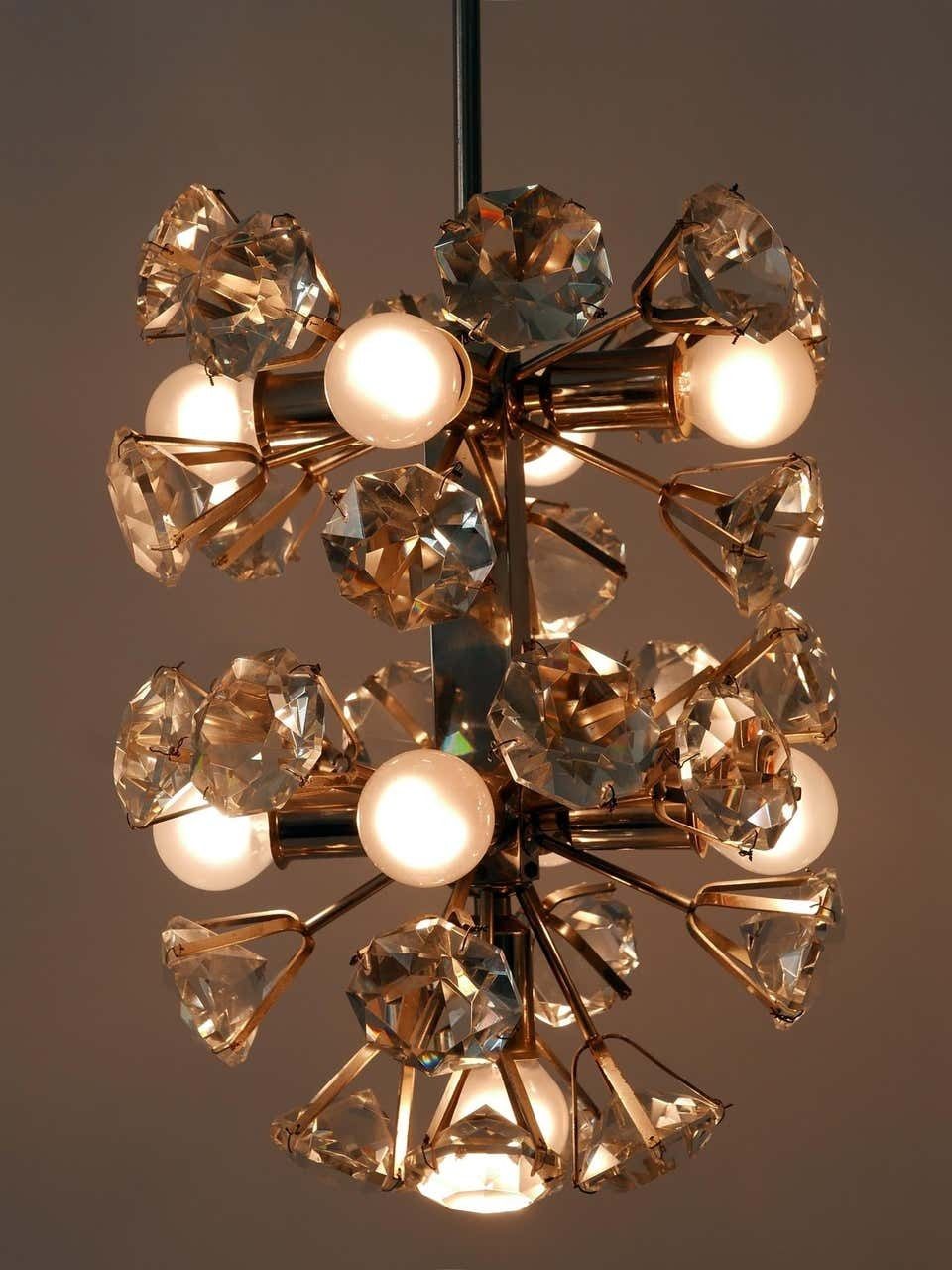 photo vinterior Exceptional Diamond Shaped Large Crystal Glass Chandelier By Bakalowits & Sons