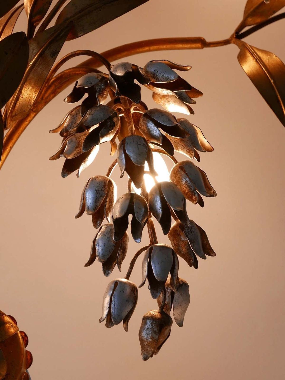 photo vintage Huge Pioggia D''Oro Gilt Metal Wall Lamp Or Sconce By Hans Kögl 1970s Germany
