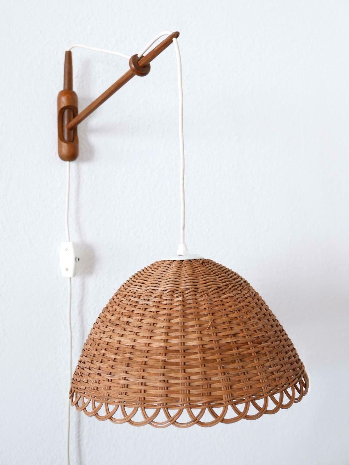 Rare & Elegant Mid Century Modern Rattan & Teak Wall Lamp Scandinavia 1960s photo Lighting