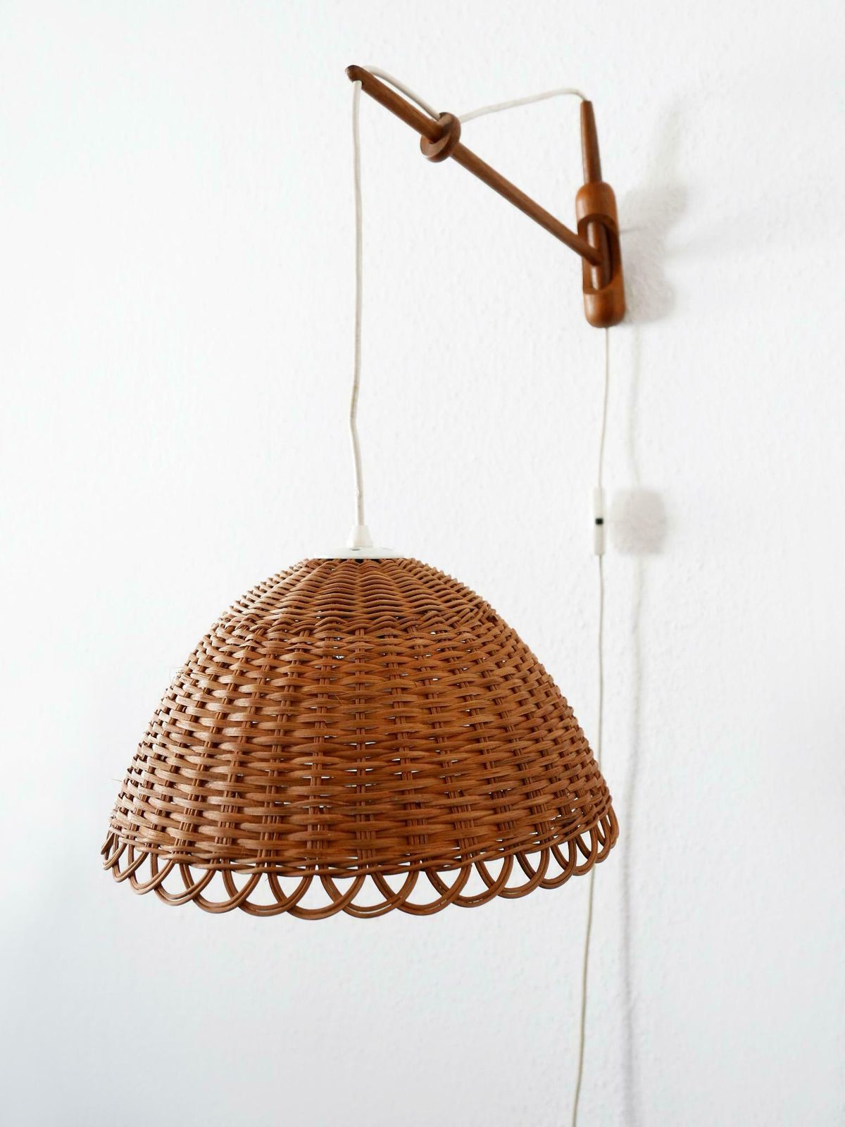 photo furniture Rare & Elegant Mid Century Modern Rattan & Teak Wall Lamp Scandinavia 1960s