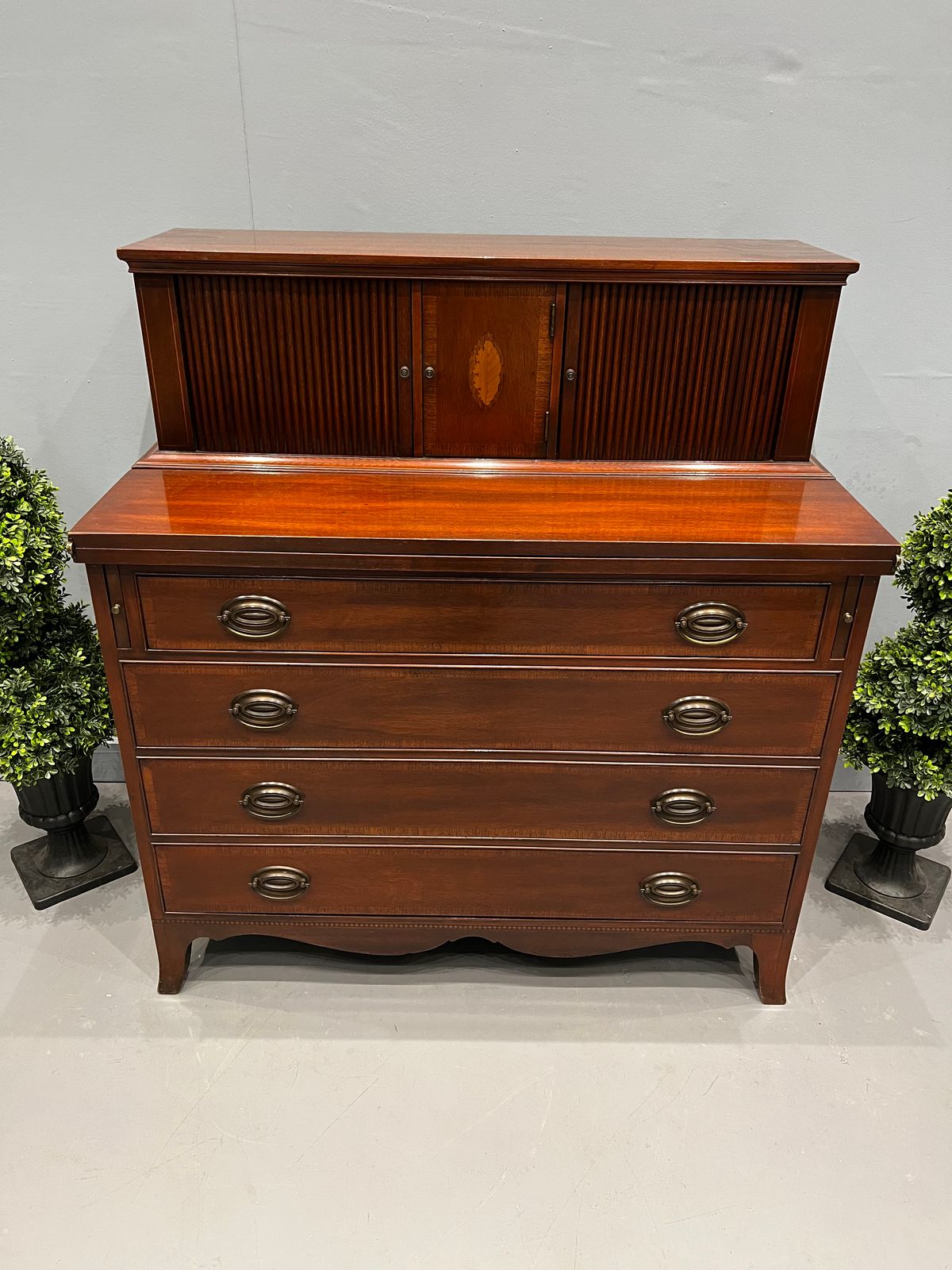 Cambor Fronted Chest Of Drawers With Pull Over Leave To Use As A Desk